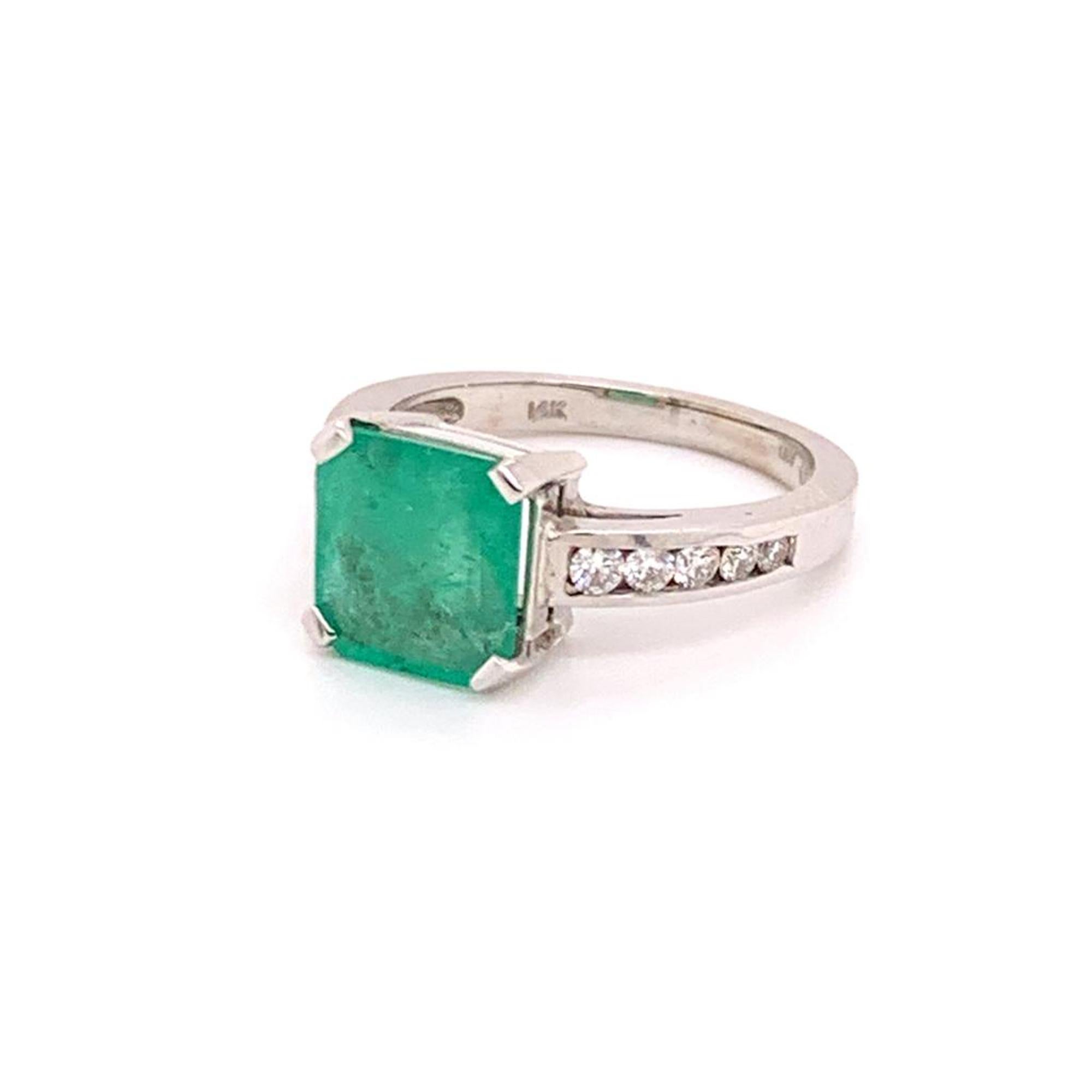 Diamond Emerald Ring 14Karat Gold 2.55 TCarat Women Certified In New Condition For Sale In Brooklyn, NY