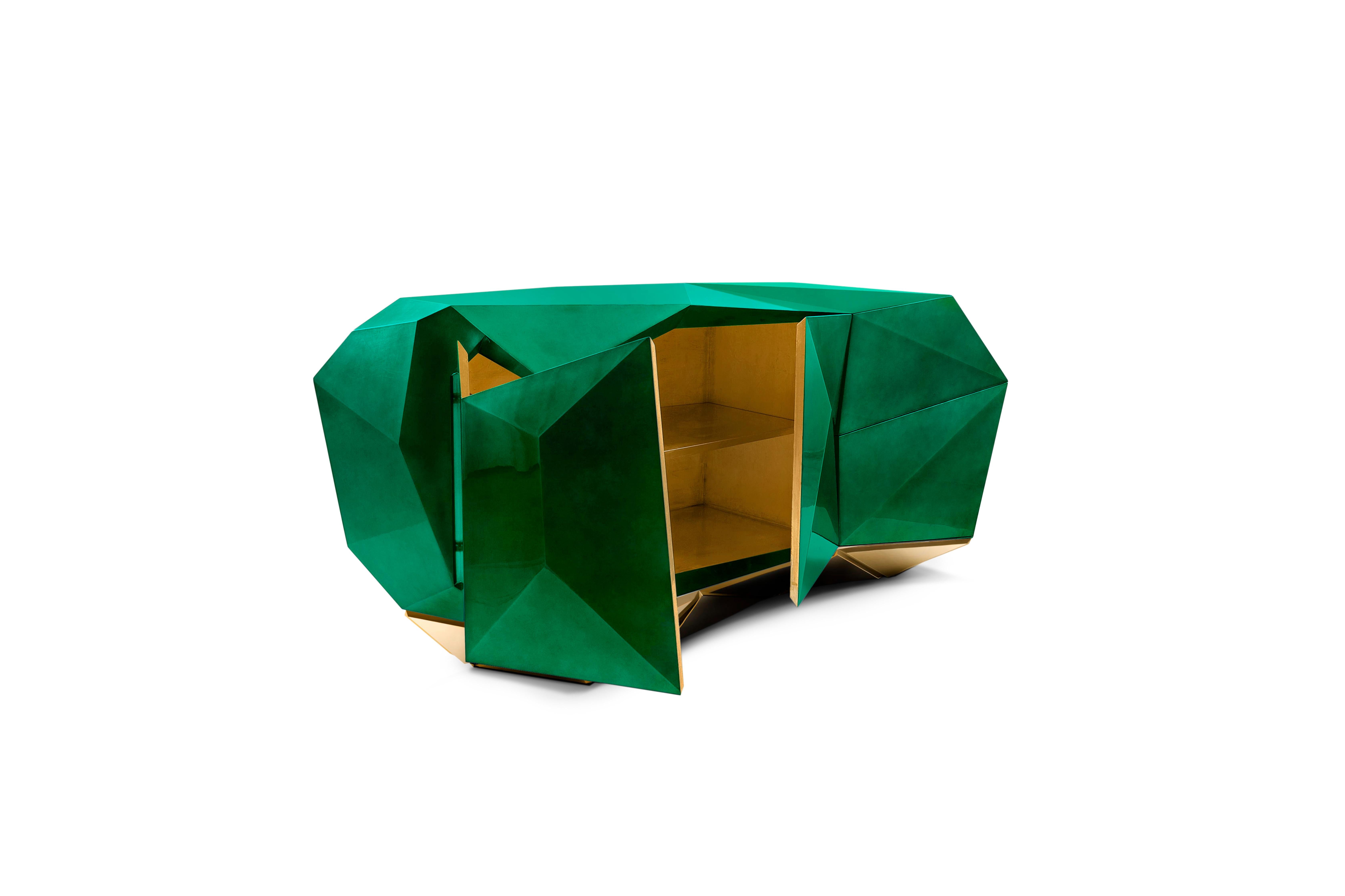 Intagliato a mano Credenza Diamond Emerald - Legno lavorato a mano e ottone lucido - Boca Do Lobo in vendita