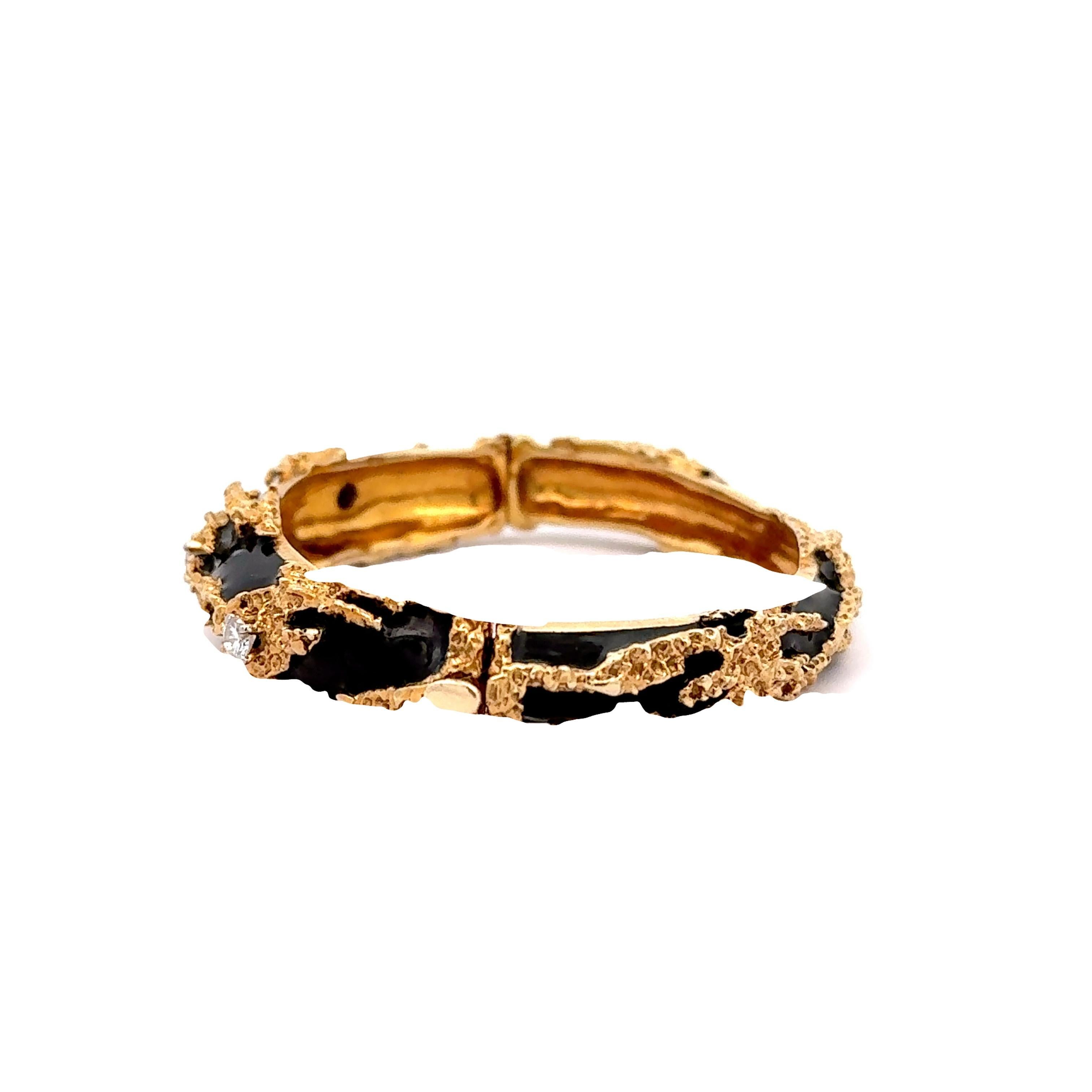 Brazalete de oro amarillo de 14k con esmalte de diamantes en Excelente estado para la venta en Beverly Hills, CA