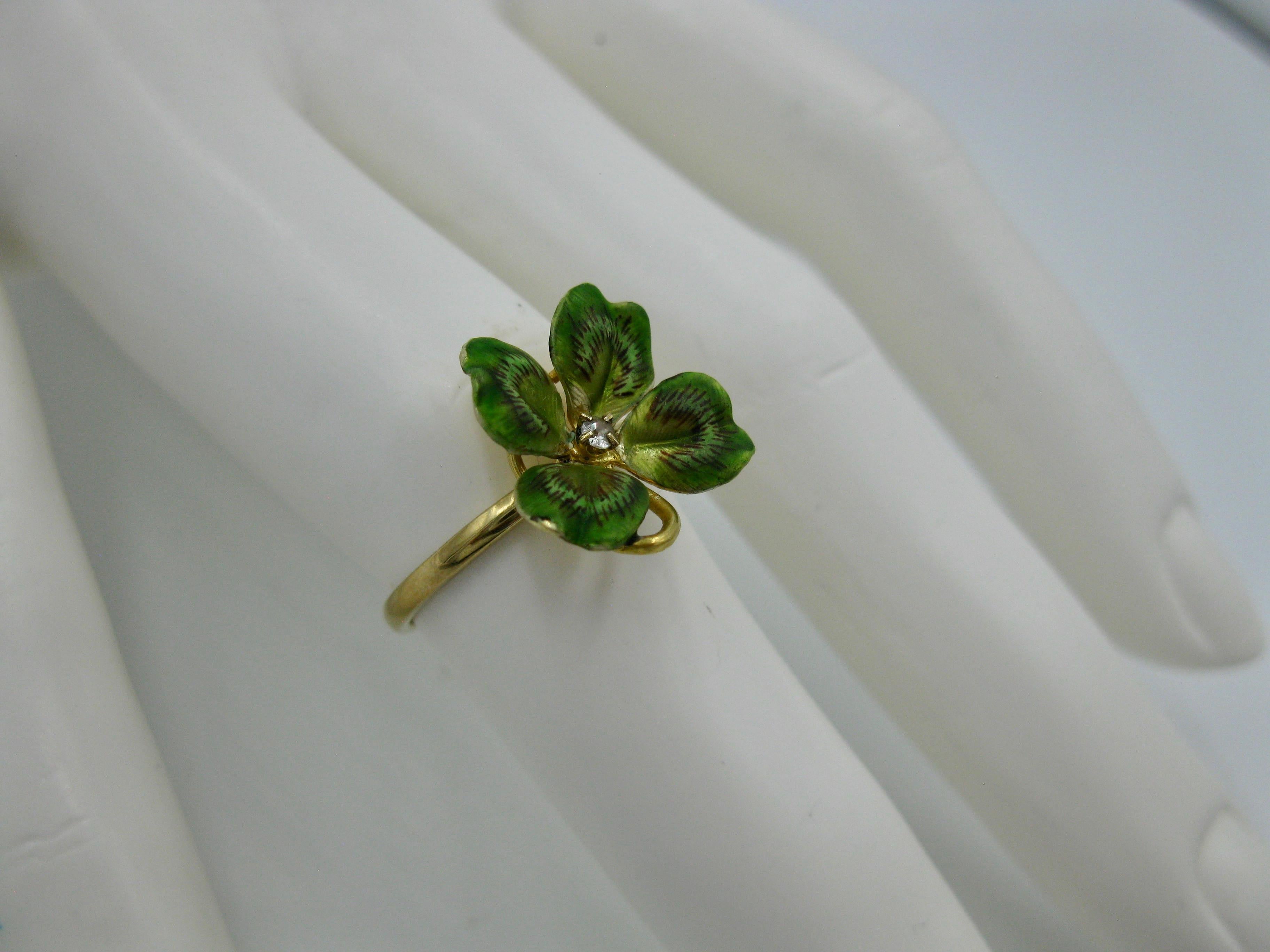Diamond Enamel Clover Shamrock Flower Ring Antique Victorian 14 Karat Gold In Good Condition In New York, NY