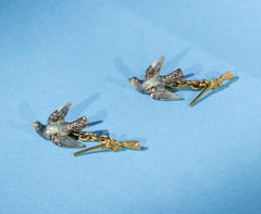 Manschettenknöpfe aus Gold mit Emaille „War und Frieden“, frühes 20. Jahrhundert