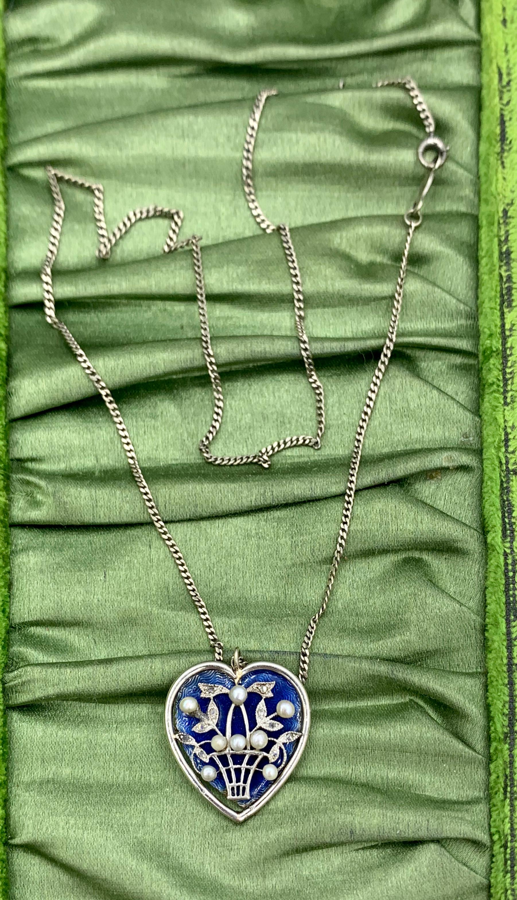 Diamant-Emaille-Halskette Herzblumenkorb Perle Weißgold viktorianisch Edwardianisch im Angebot 1