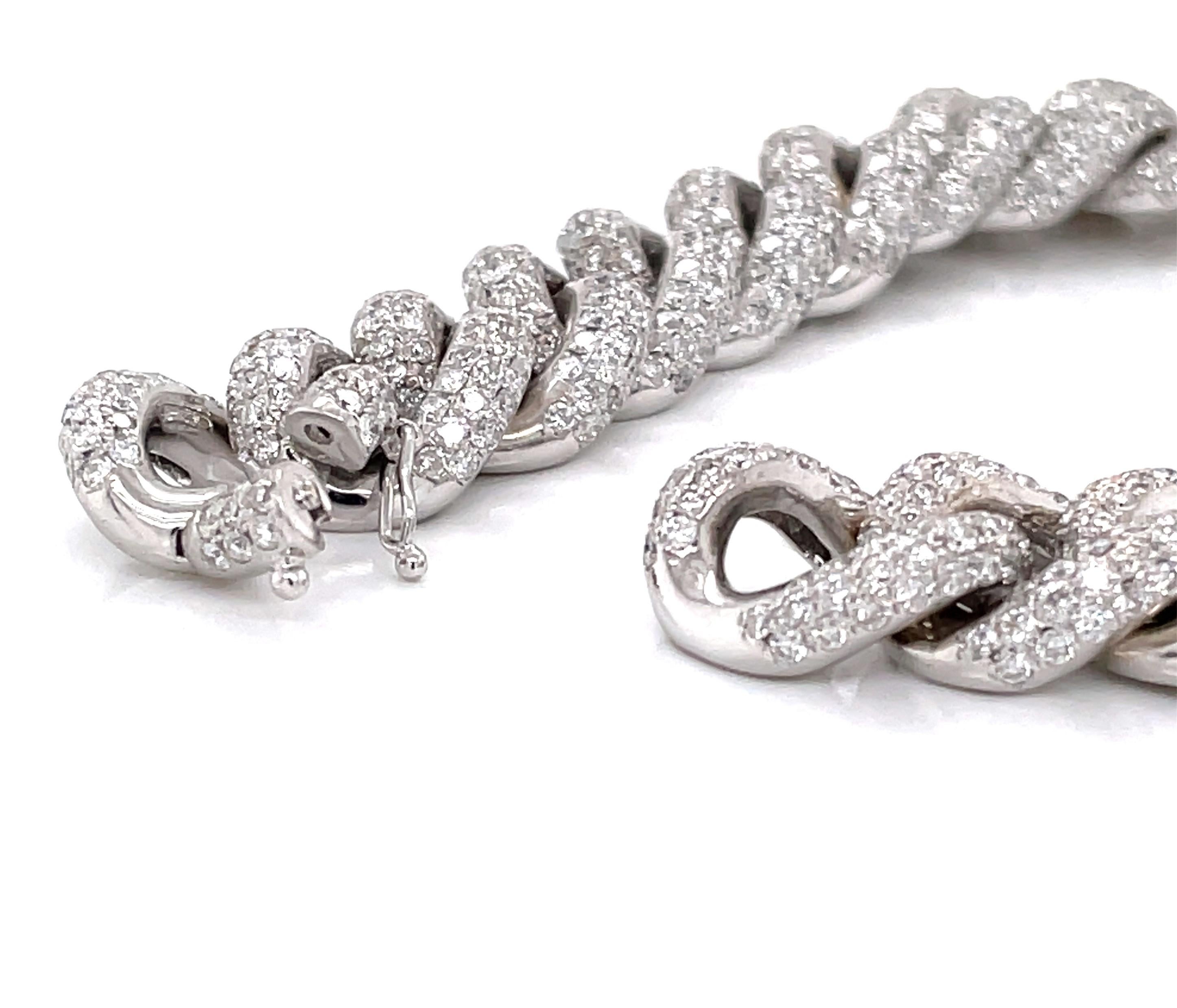 Taille ronde Bracelet à maillons cubains en or blanc 18 carats dépoli avec diamants en vente