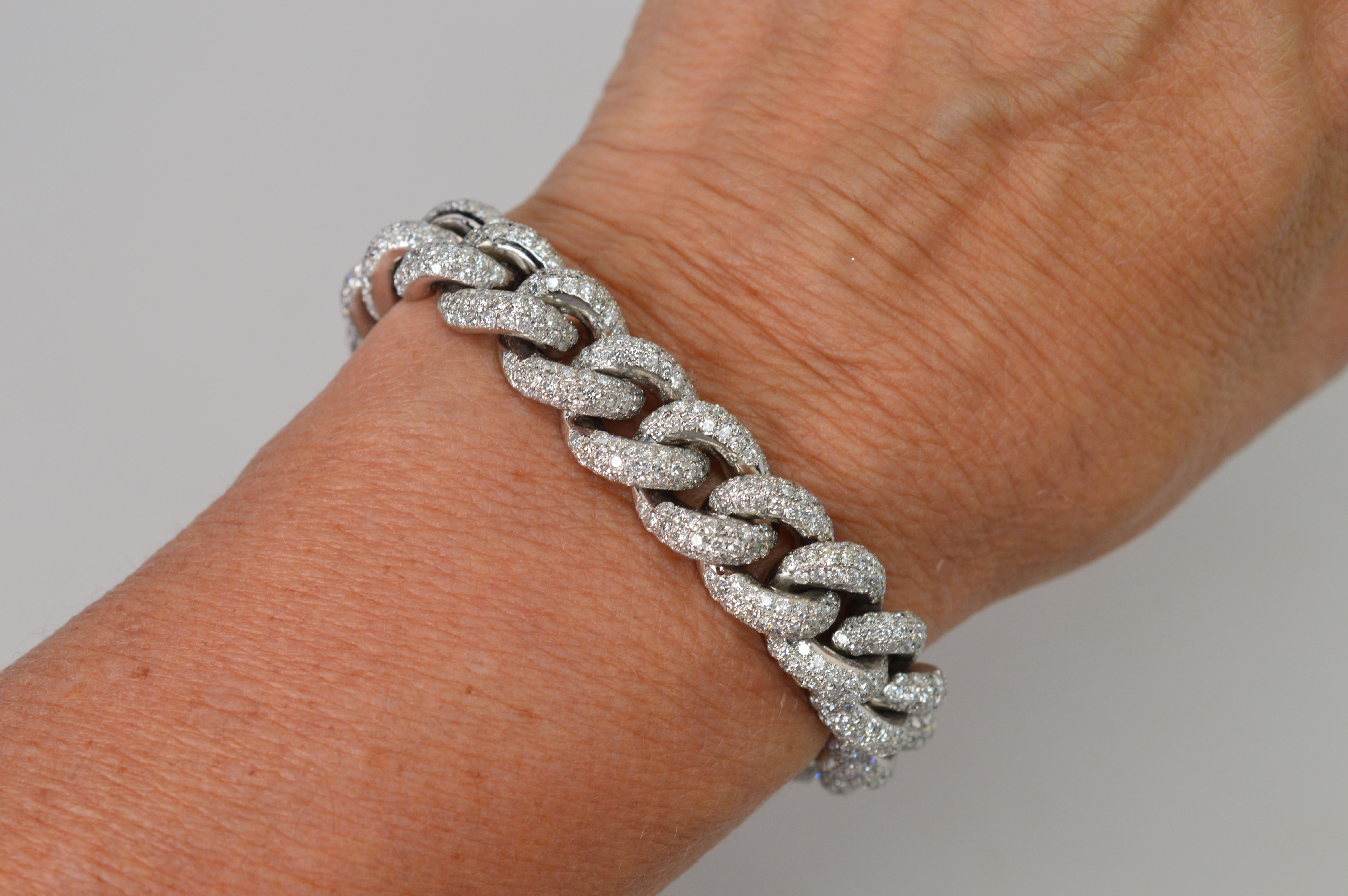 Diamond Frosted 18 Karat White Gold Cuban Link Bracelet In Excellent Condition For Sale In Mount Kisco, NY