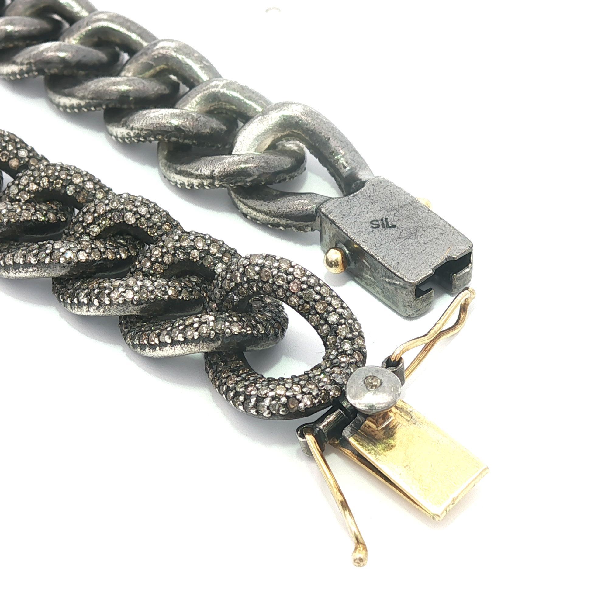 Bracciale a maglie cubane in argento annerito e tempestato di diamanti, con chiusura a linguetta da 14 carati in vendita 1