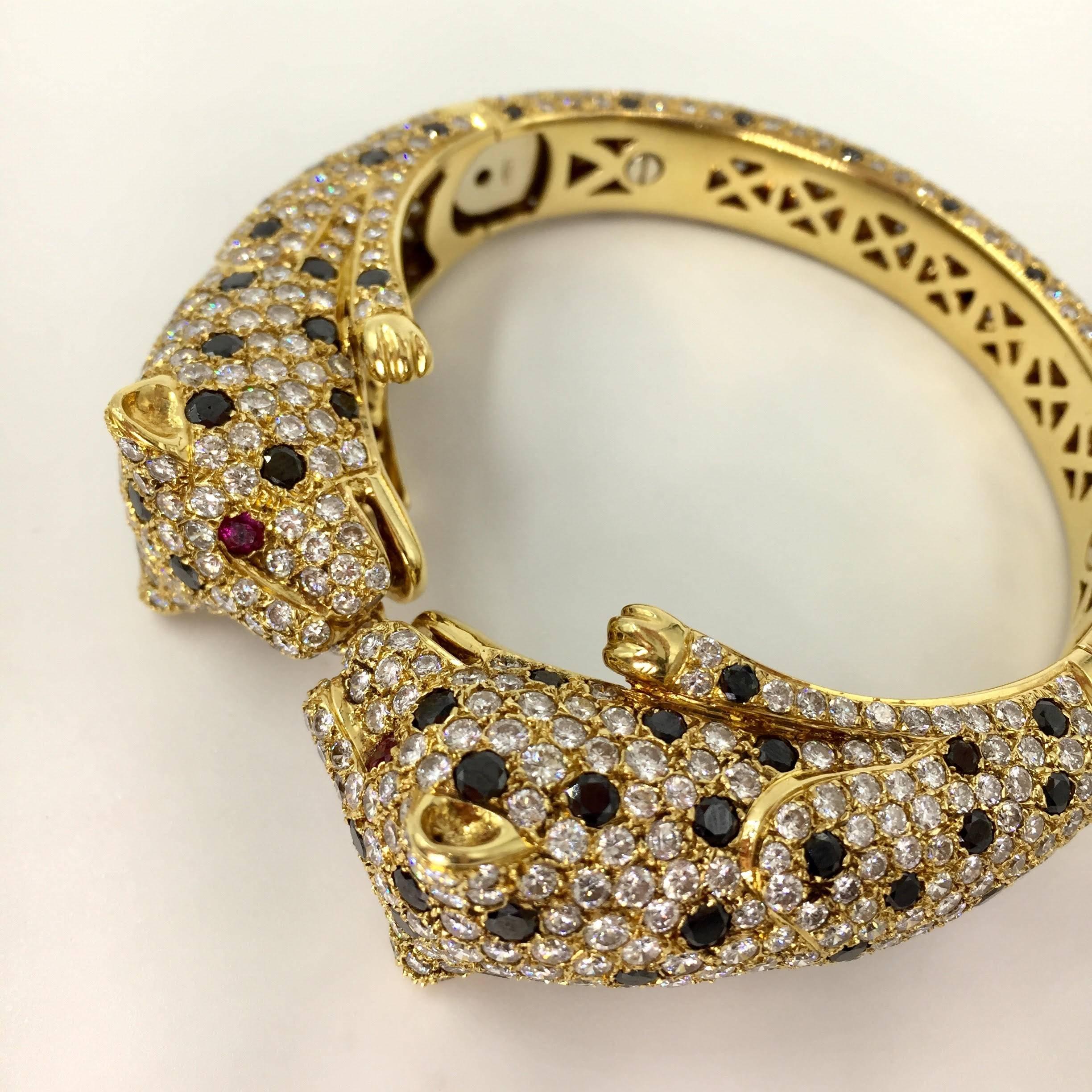 Round Cut  Diamond Encrusted Cheetah Cuff 18 Karat Yellow Gold  Bracelet 