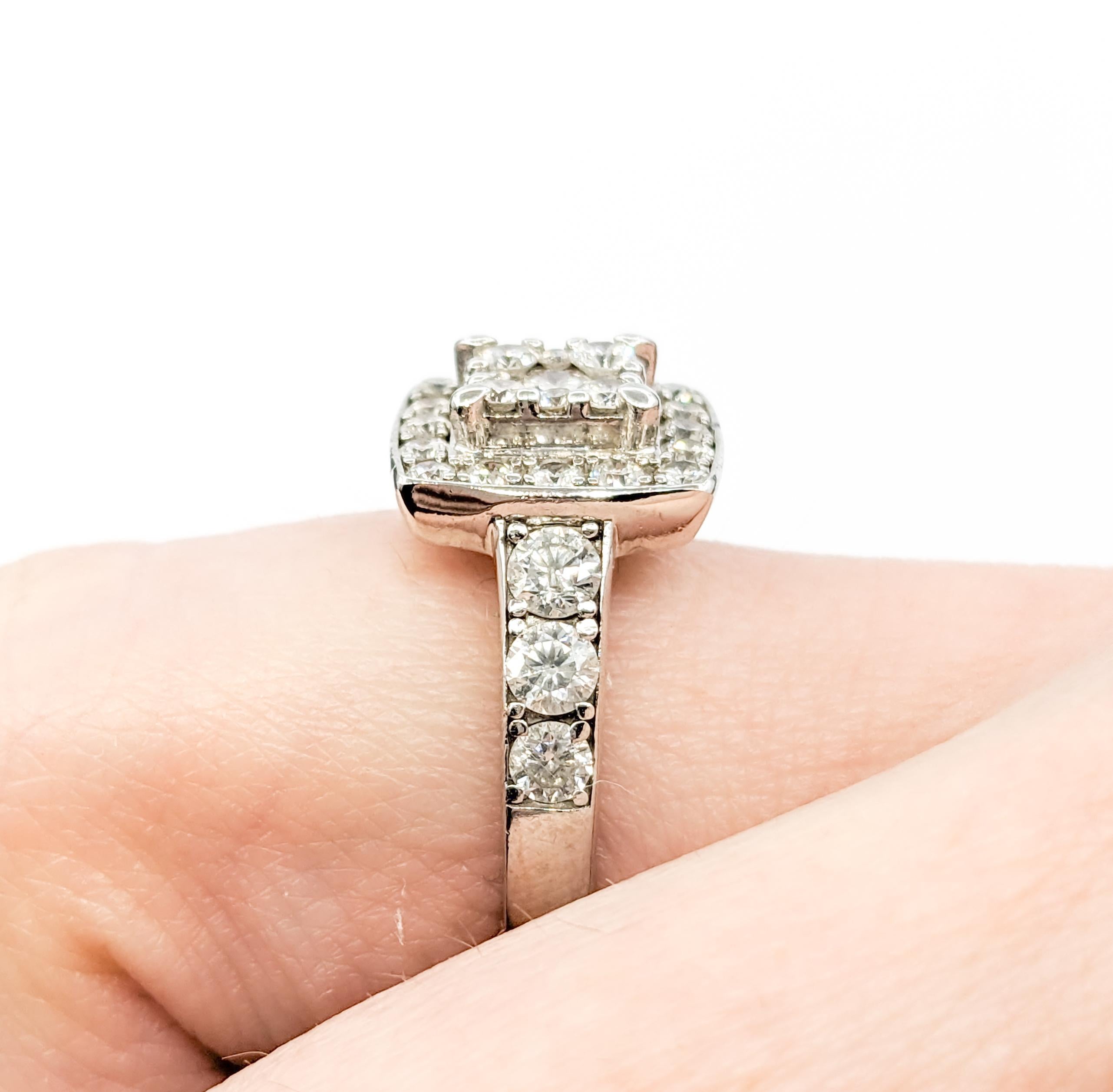 Verlobungs-Cluster-Ring mit Diamant (Zeitgenössisch)