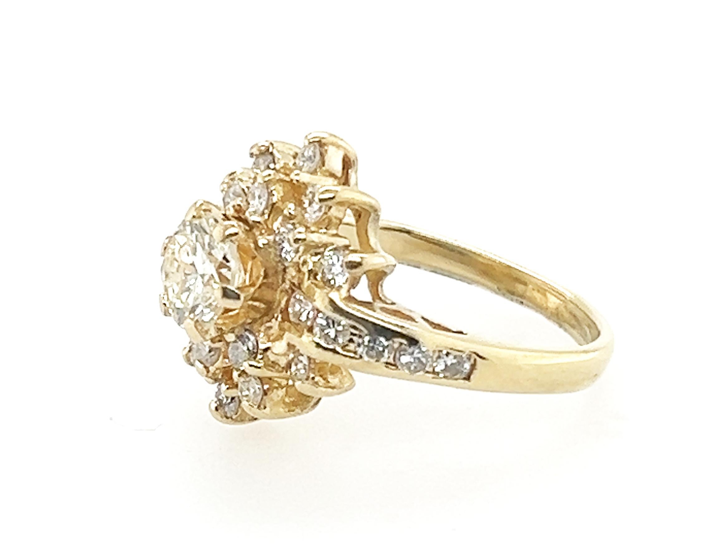 Anillo de Diamantes Cóctel Racimo 1ct Diamantes Minados Oro Amarillo 14K en Excelente Estado en Dearborn, MI