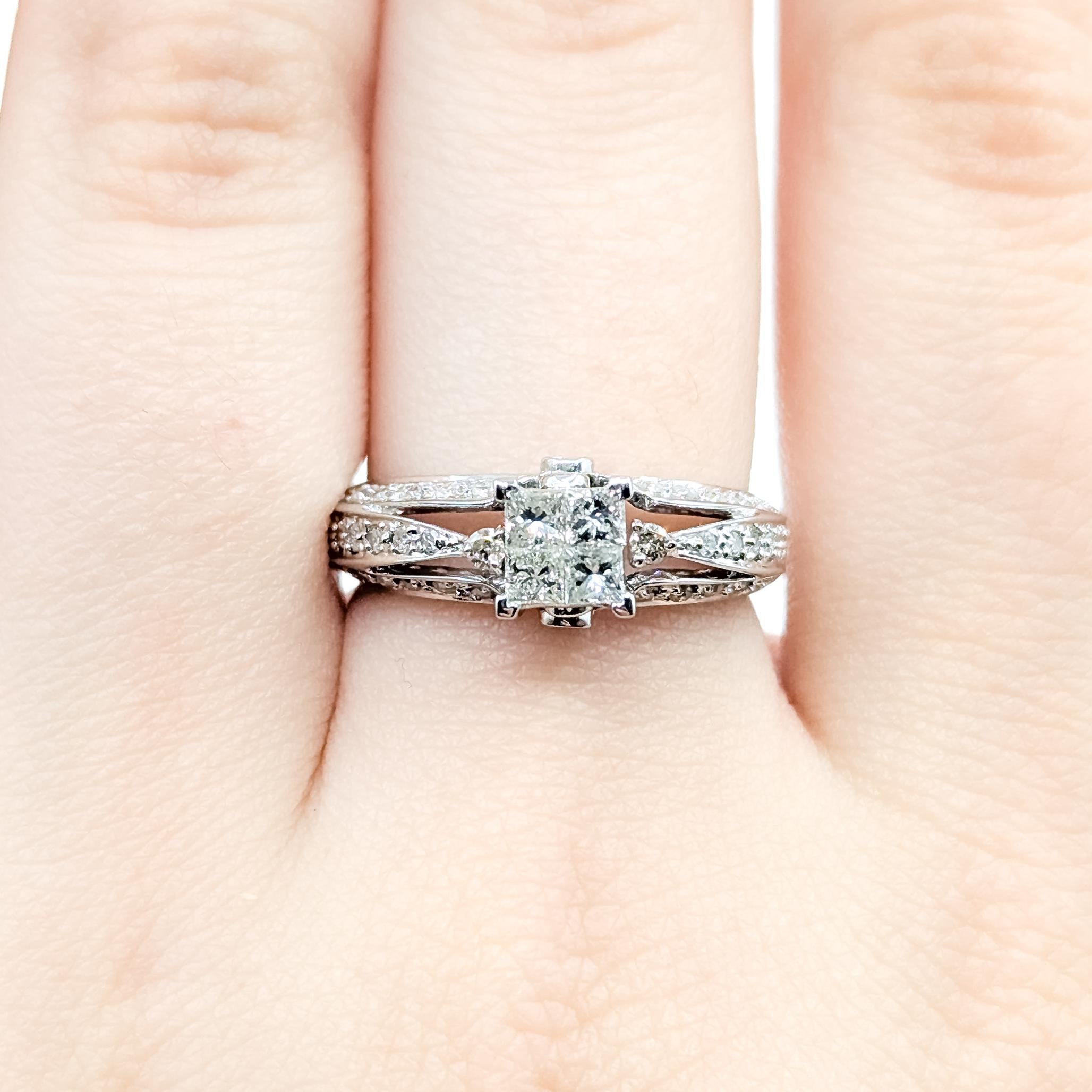 Donna Anello di fidanzamento con diamante in 14 carati in vendita