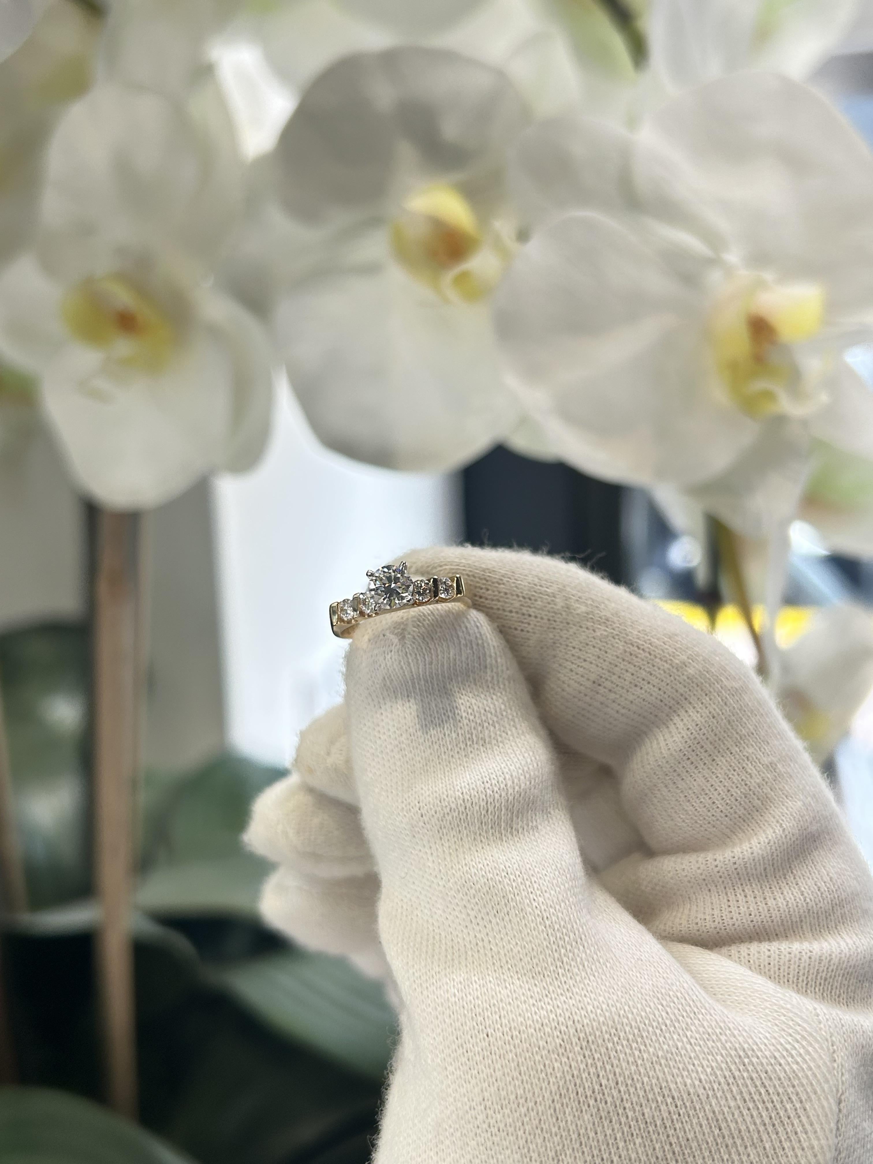 Diamond Engagement Ring 18k Yellow Gold 0.9 TCW Center Stone For Sale 1