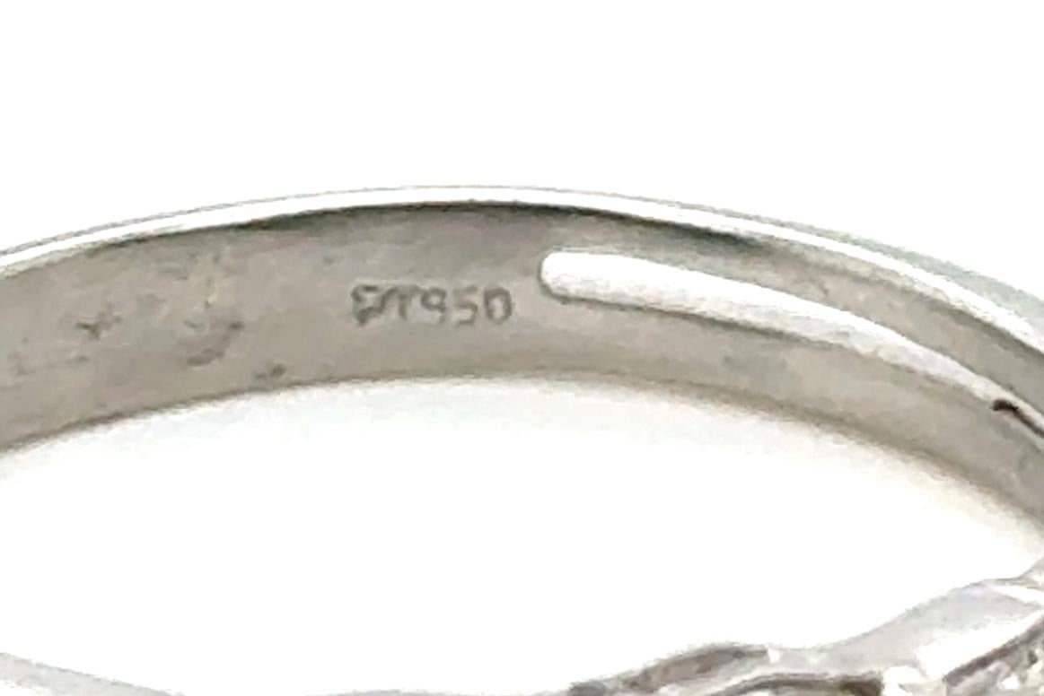 Bague de fiançailles diamant .72ct Mined Round Brilliant 14K White Gold Brand New Neuf - En vente à Dearborn, MI