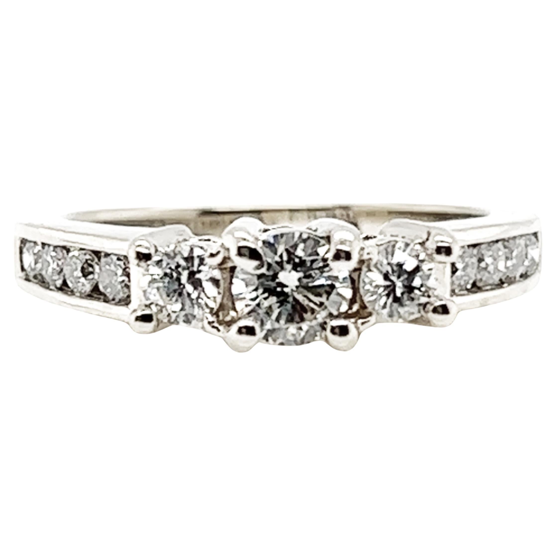 Anello di fidanzamento con diamante .80ct tondo brillante con 3 pietre, nuovo 14K