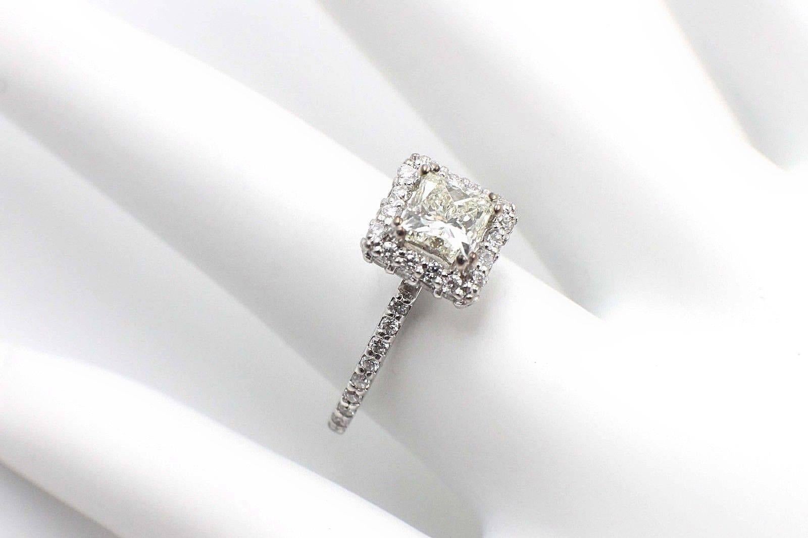 Bague de fiançailles à diamant central Princesse Design/One 1.11 TCW 14K White Gold  Excellent état - En vente à San Diego, CA