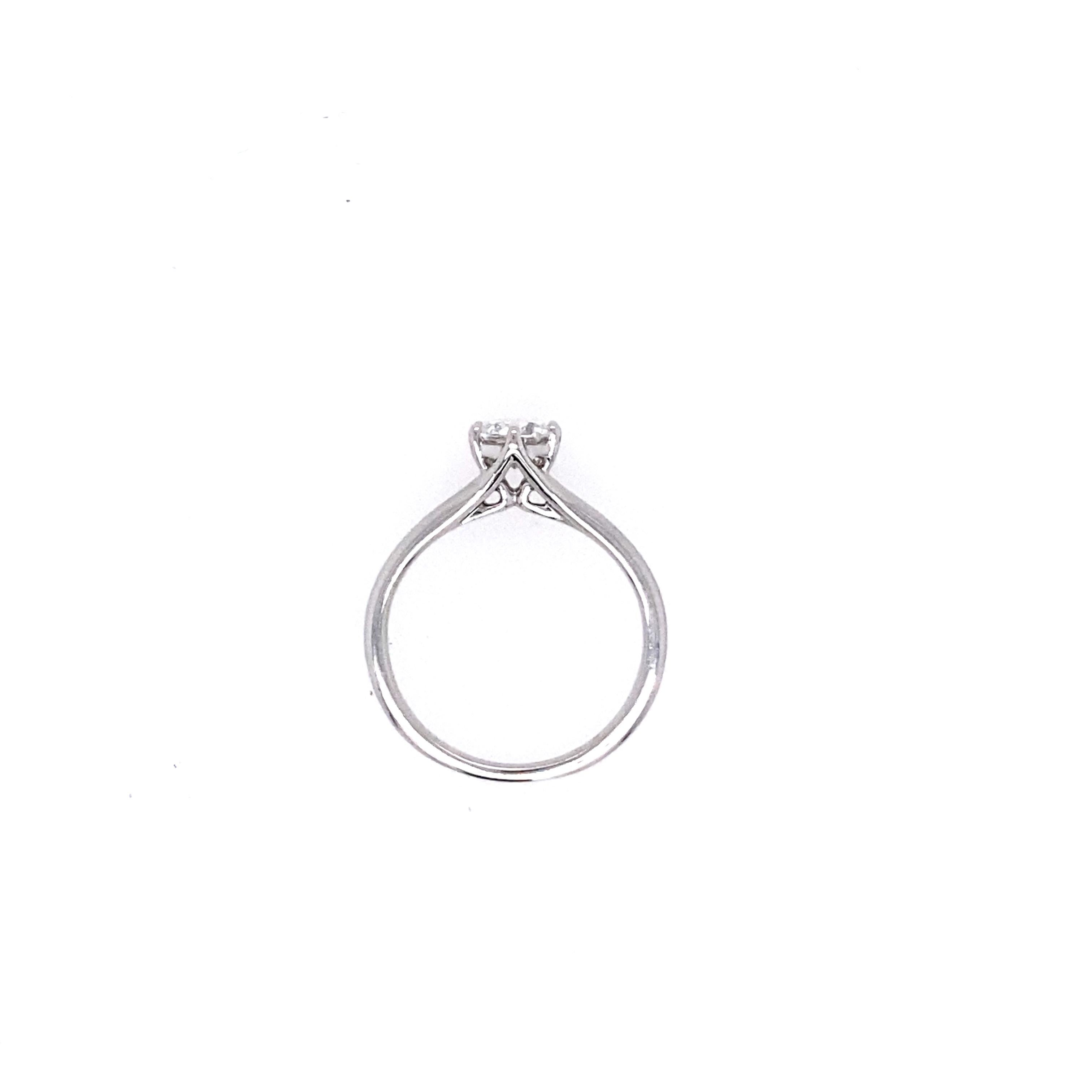 solitaire diamond engagement ring white gold