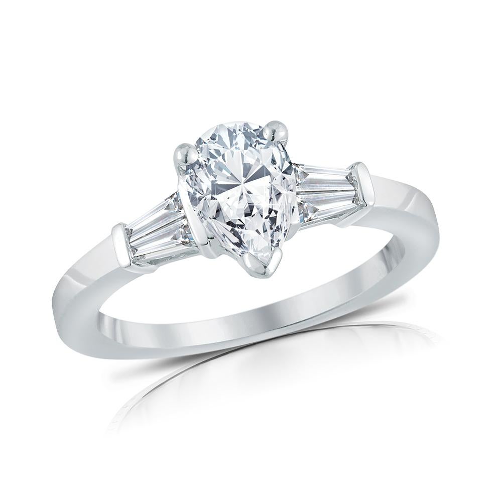 Women's Diamond Engagement Ring For Sale