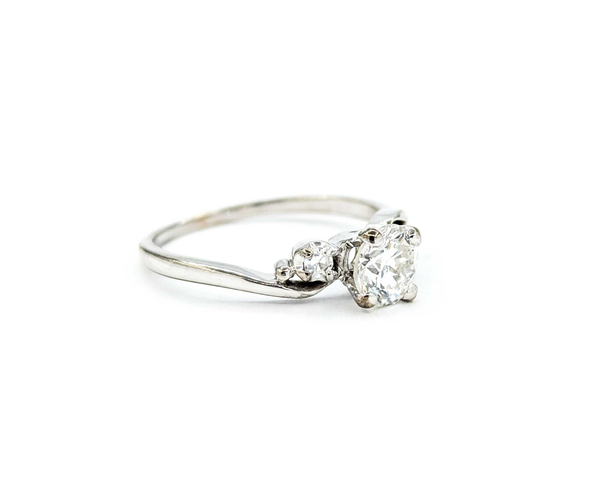Diamond Engagement Ring in 14k White Gold In Excellent Condition For Sale In Bloomington, MN