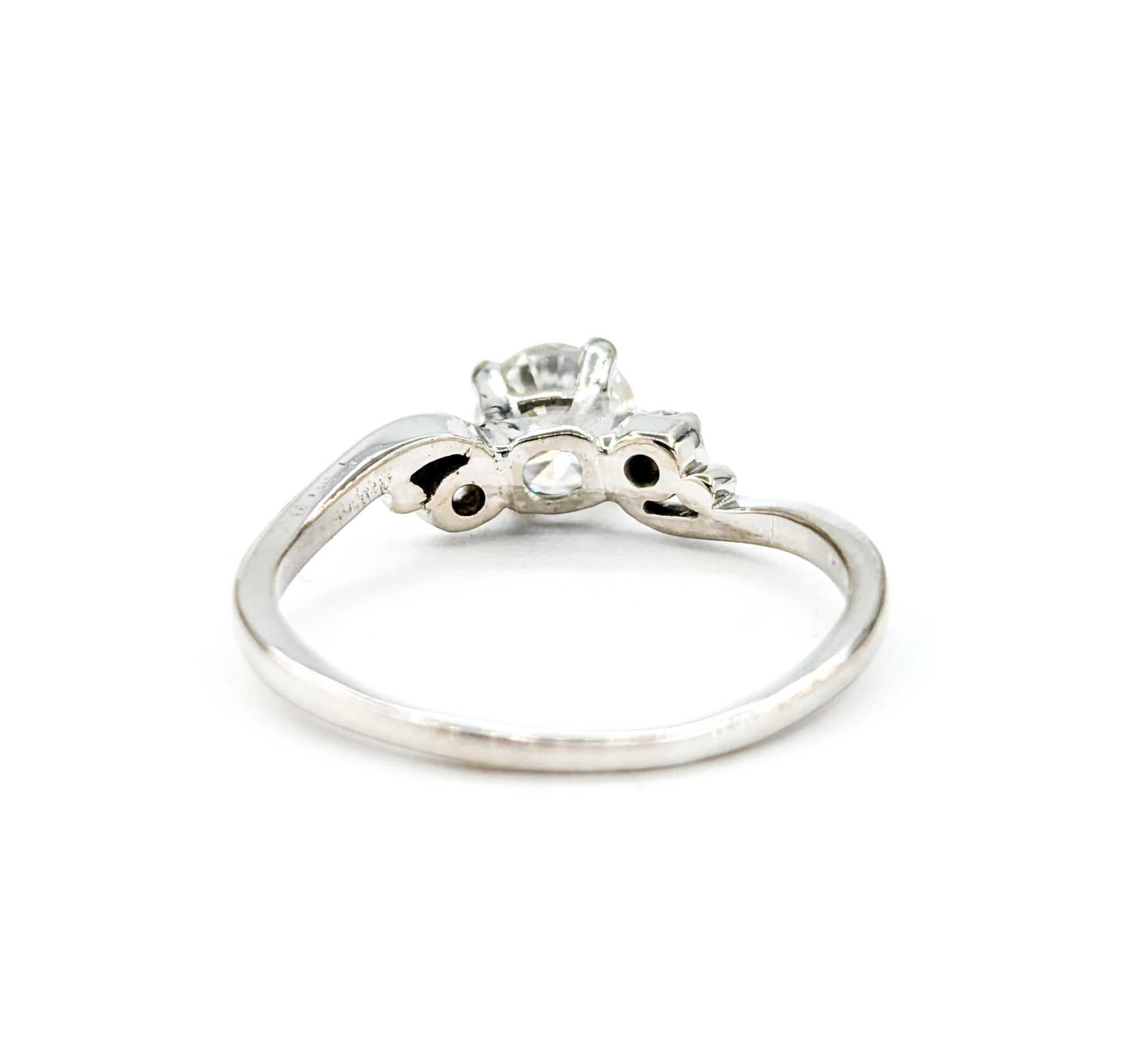 Diamond Engagement Ring in 14k White Gold For Sale 1