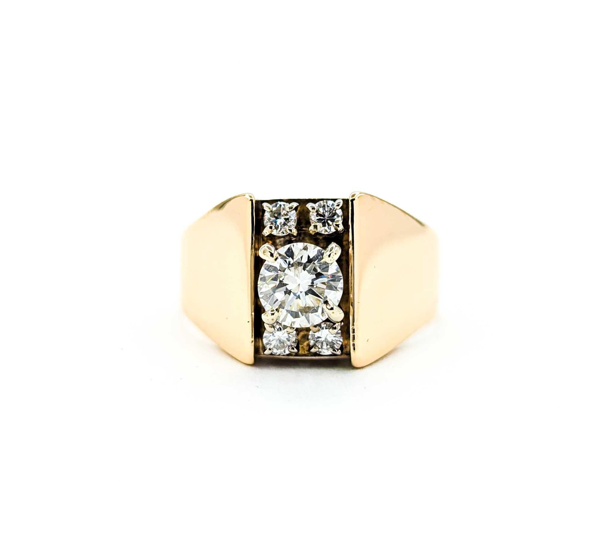 Diamond Engagement Ring in 14k Yellow Gold For Sale 6