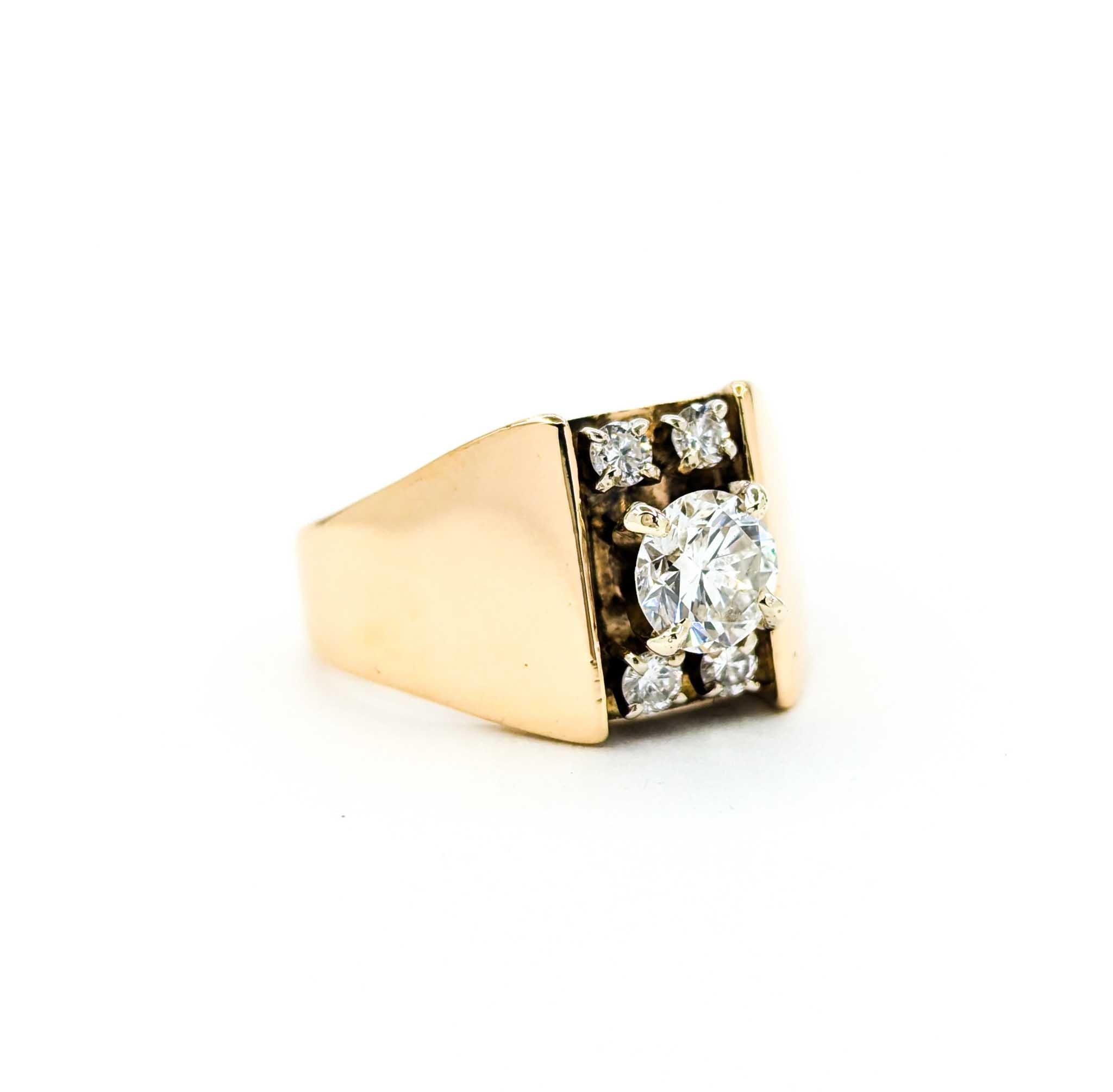 Women's Diamond Engagement Ring in 14k Yellow Gold For Sale