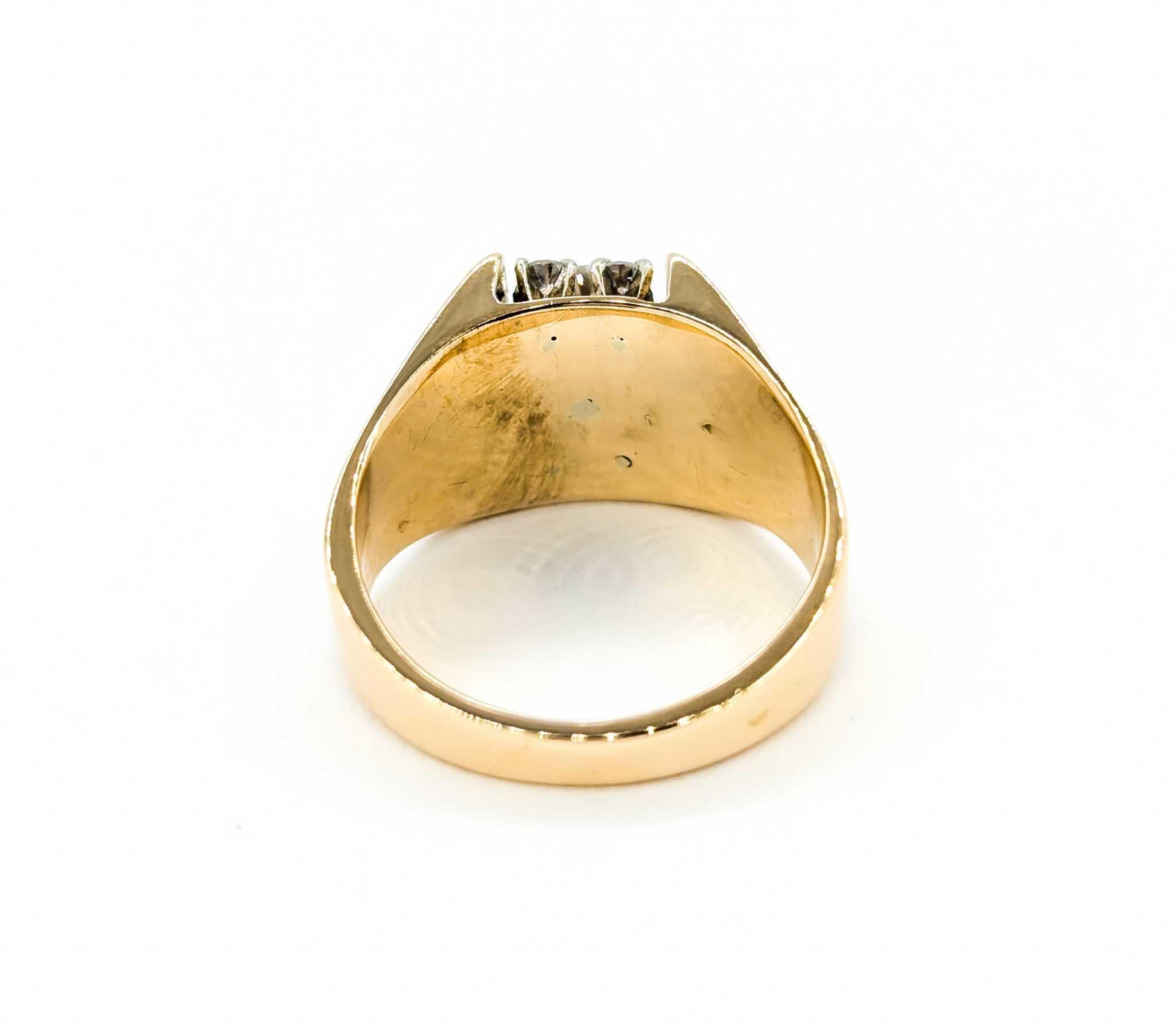 Diamond Engagement Ring in 14k Yellow Gold For Sale 2