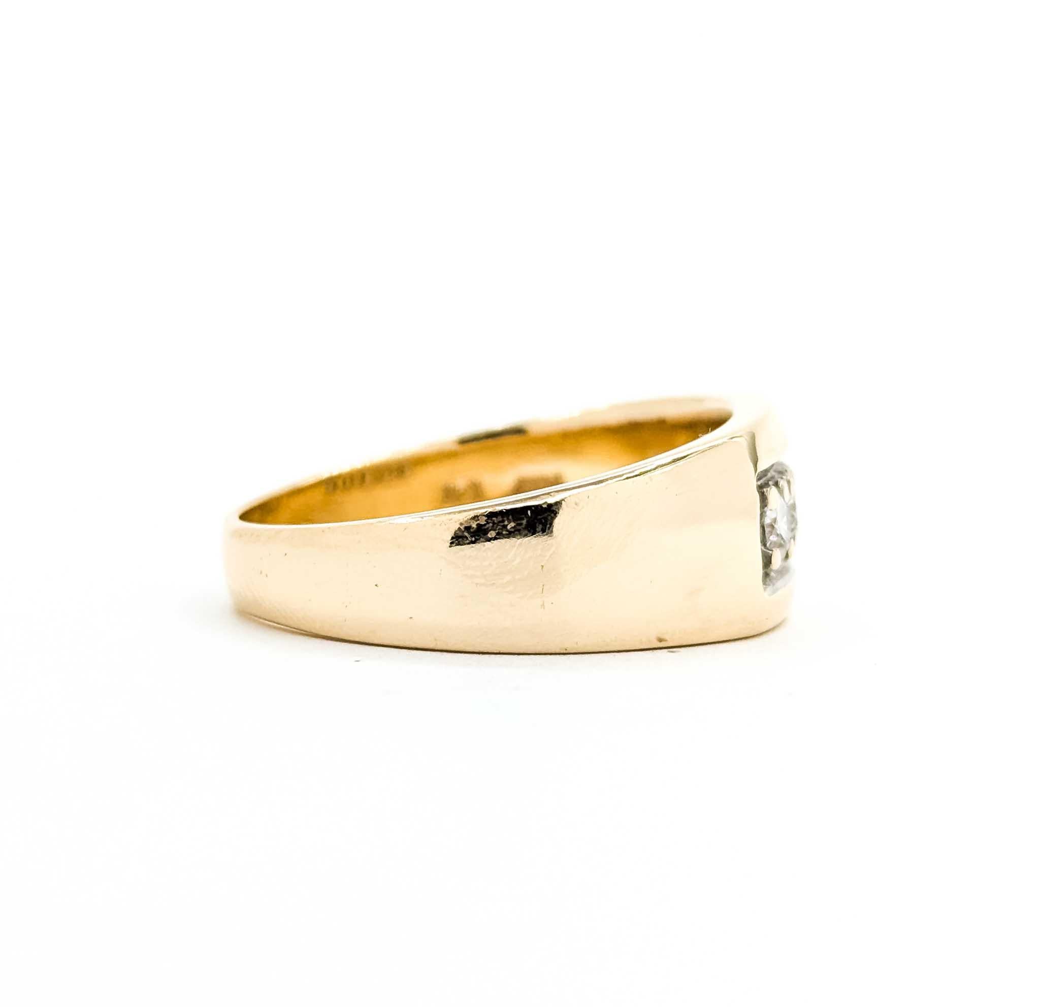Bague de fiançailles en or jaune 14k en vente 1