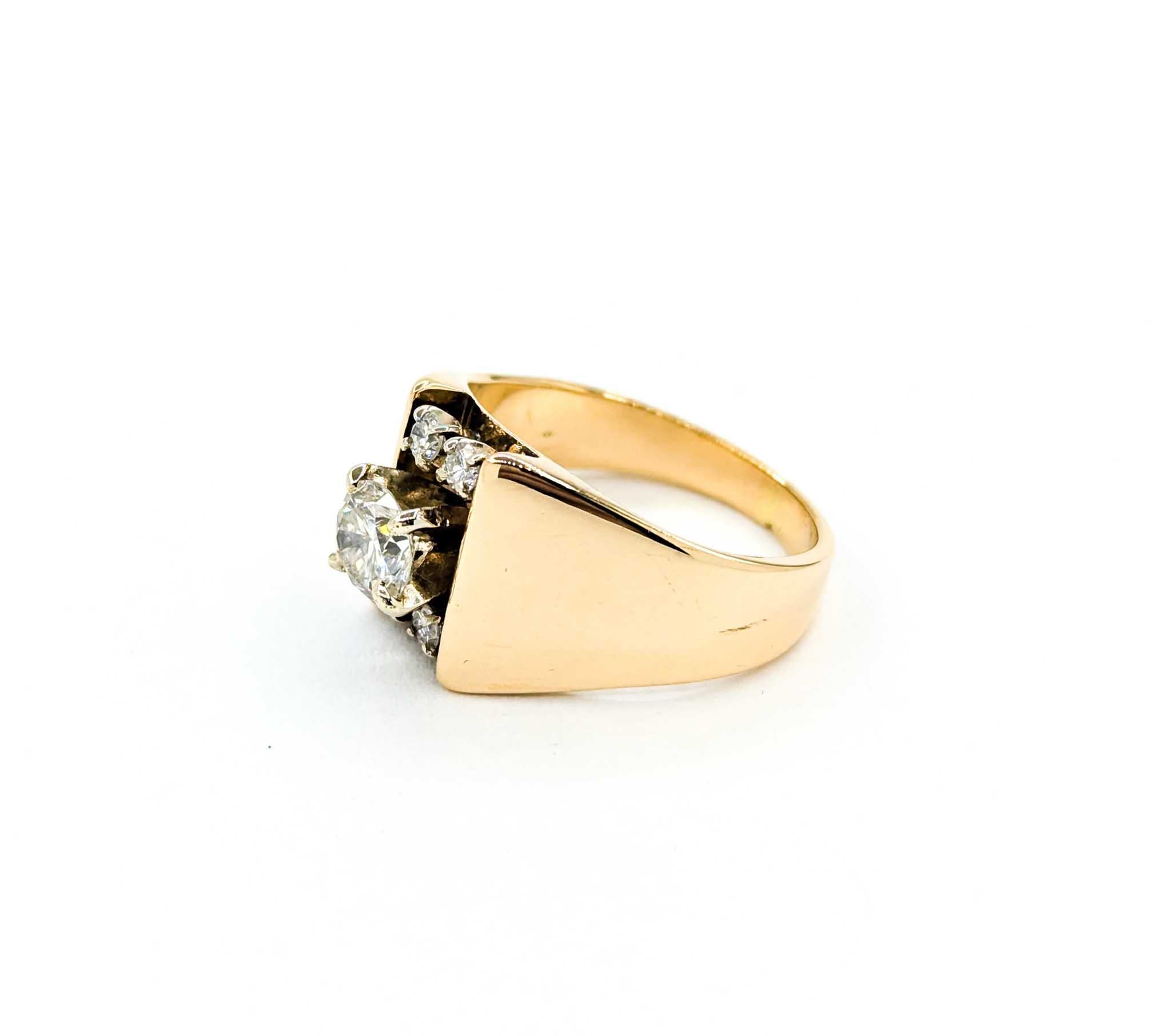 Diamond Engagement Ring in 14k Yellow Gold For Sale 4