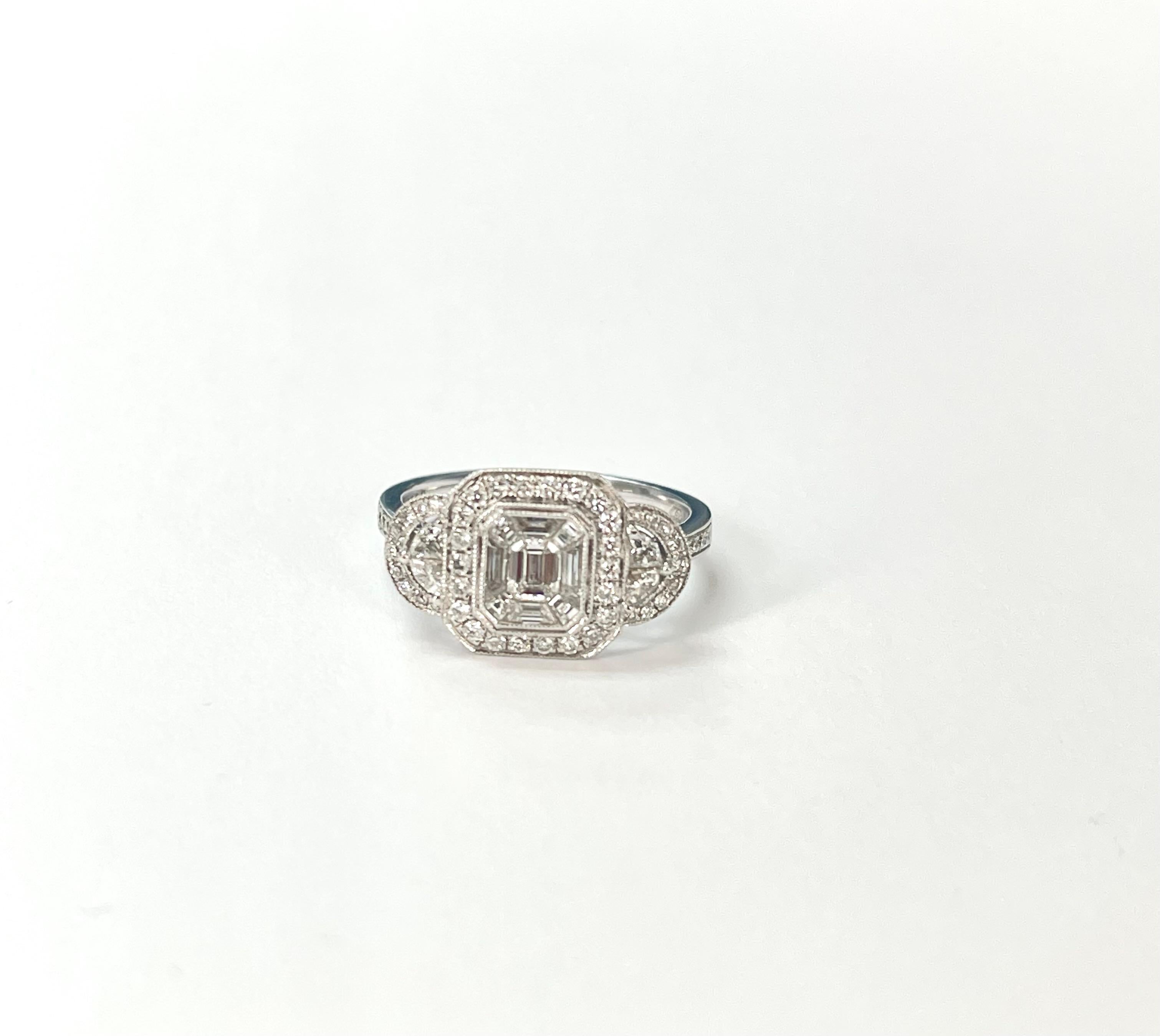 Women's Diamond Engagement Ring in 18k White Gold For Sale