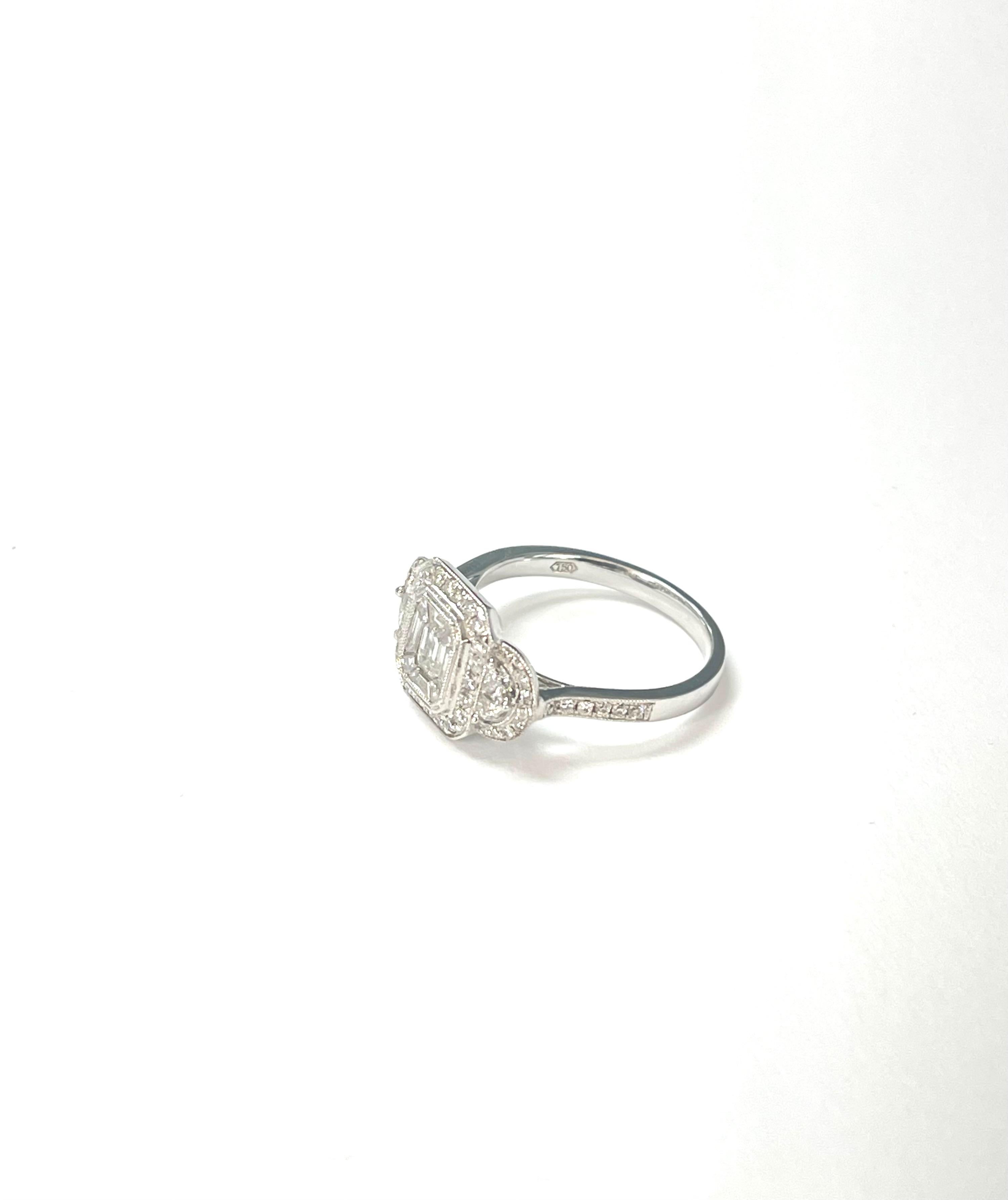 Diamond Engagement Ring in 18k White Gold For Sale 2