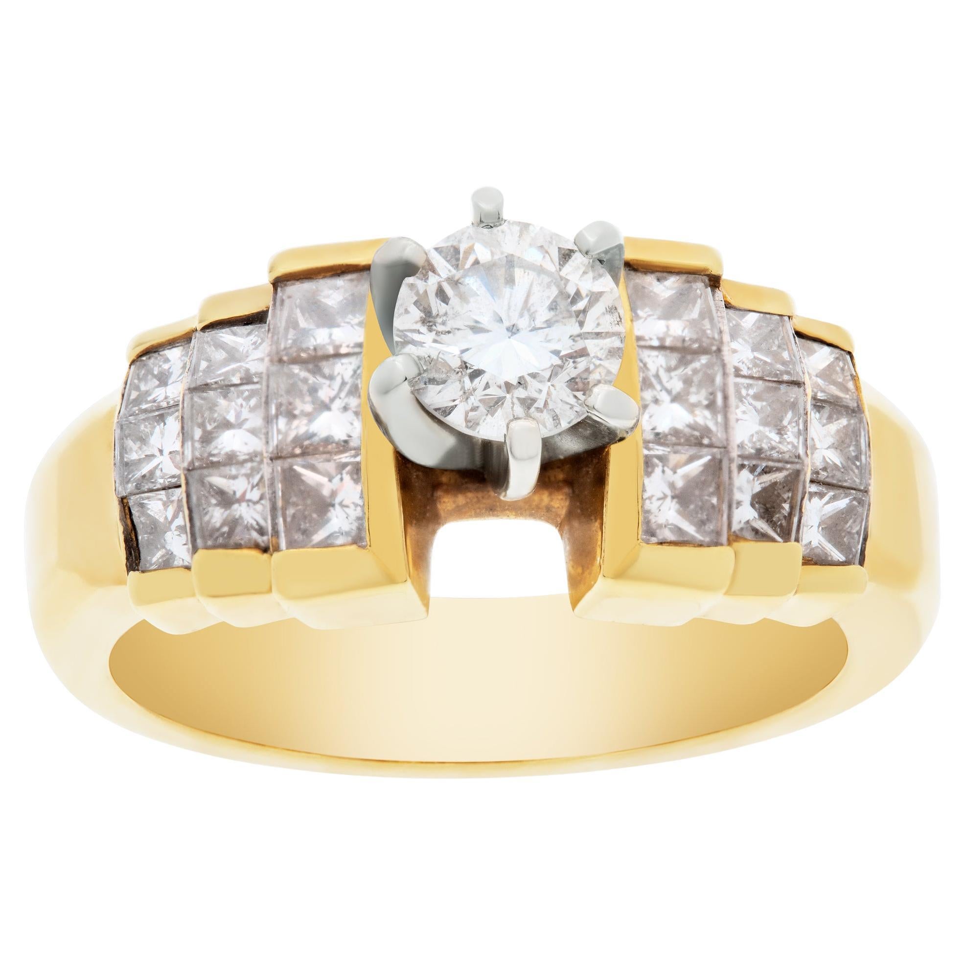 Diamond Engagement Ring in 18k Yellow Gold with 0.45 Carat Center Diamond For Sale