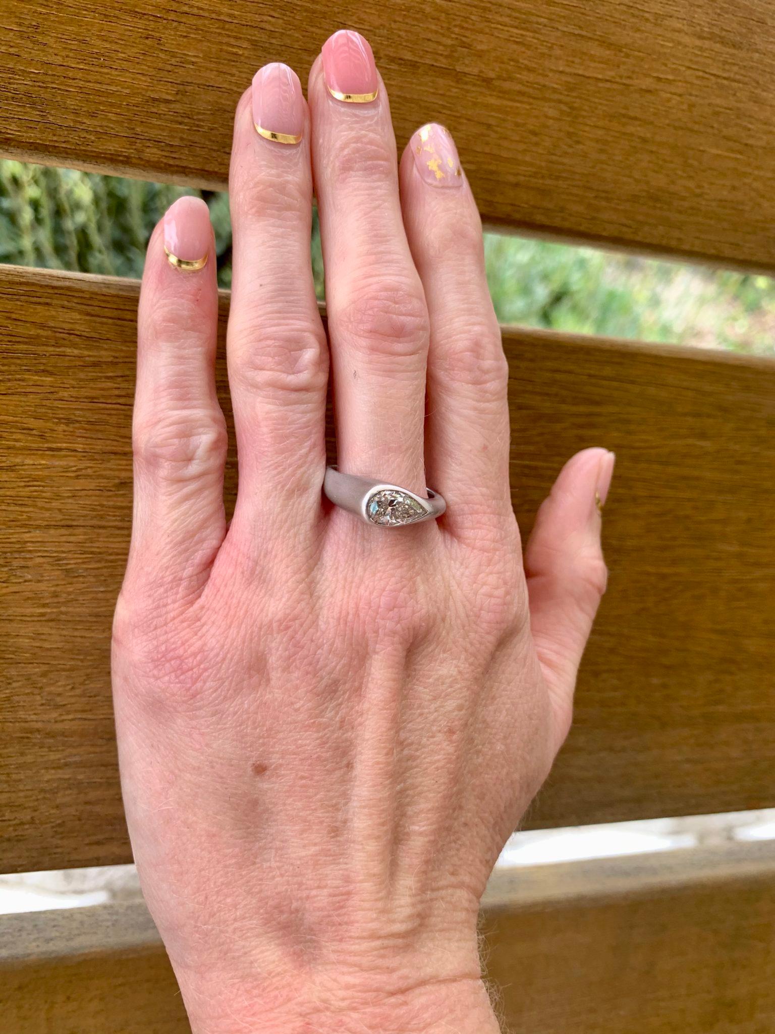 Diamond Engagement Ring in Platinum, circa 1980s For Sale 2