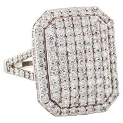 Bague sigillaire en or blanc 18 carats avec diamants pavés de forme octogonale