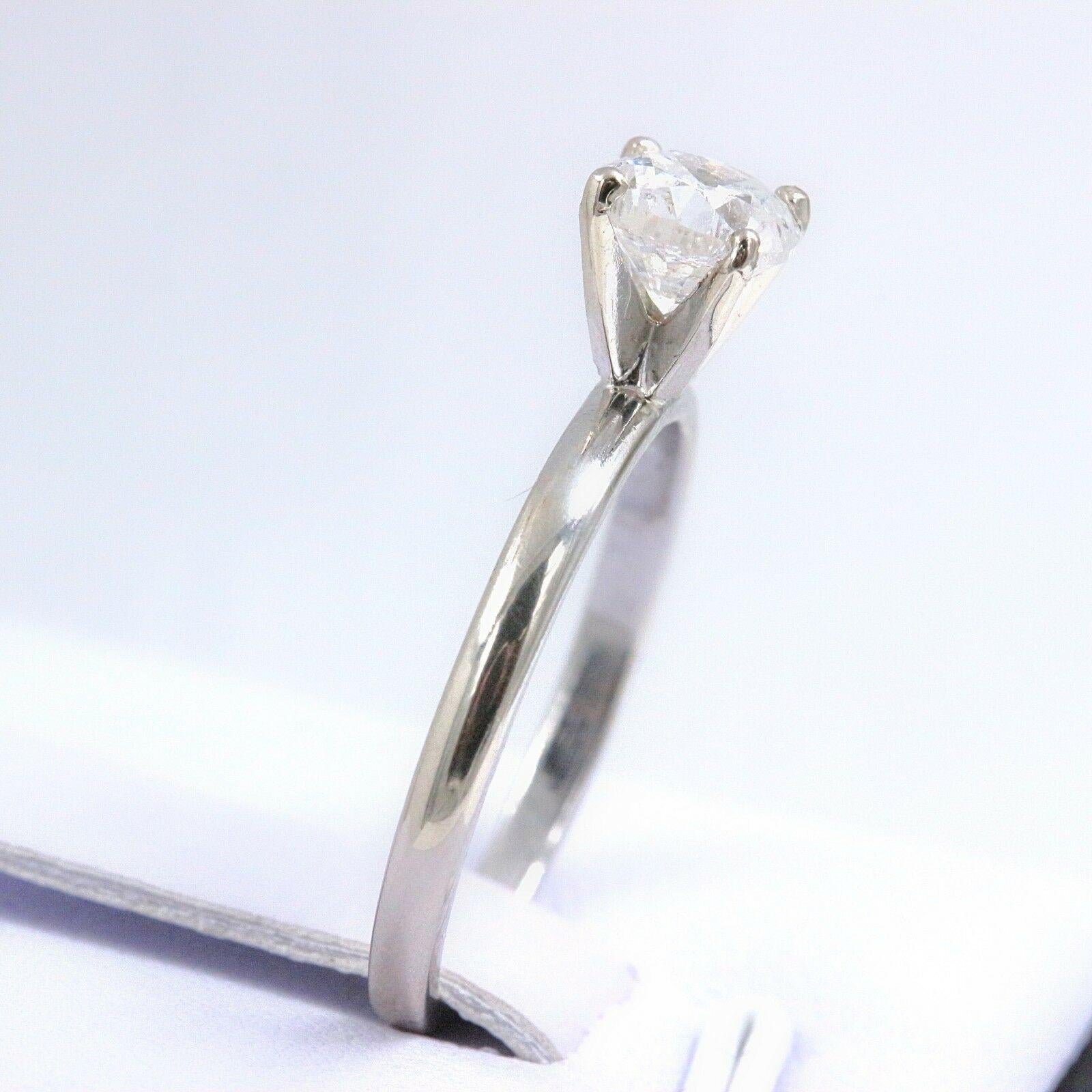Diamond Engagement Ring Round 1.00 Carat 14 Karat White Gold For Sale 1