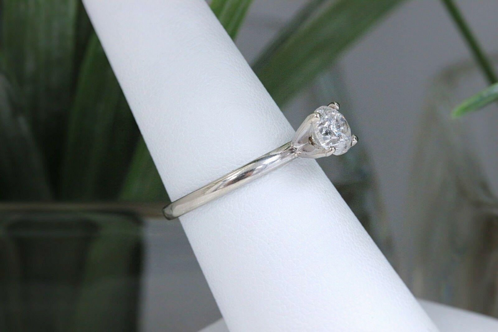 Diamond Engagement Ring Round 1.00 Carat 14 Karat White Gold For Sale 2