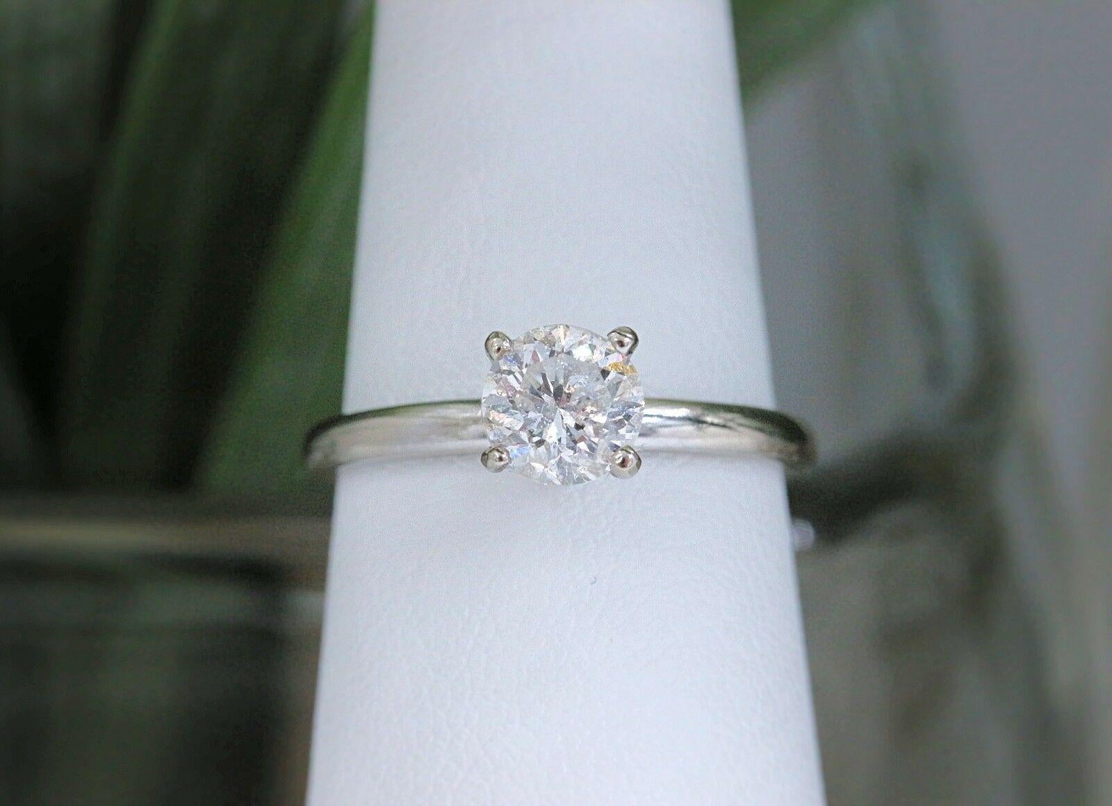 Diamond Engagement Ring Round 1.00 Carat 14 Karat White Gold For Sale 3