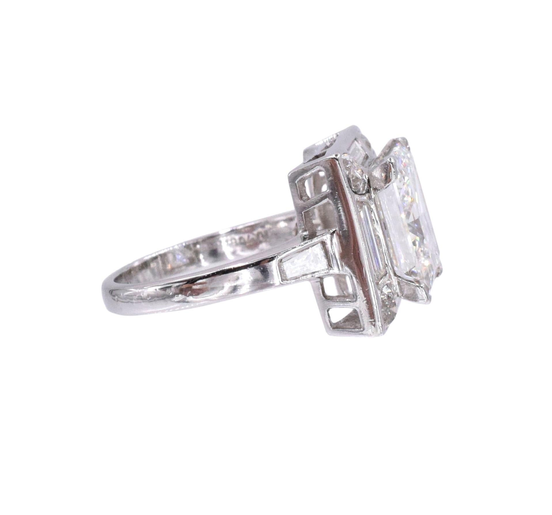 Diamant-Verlobungsring in Platin gefasst im Zustand „Hervorragend“ im Angebot in Holmdel, NJ