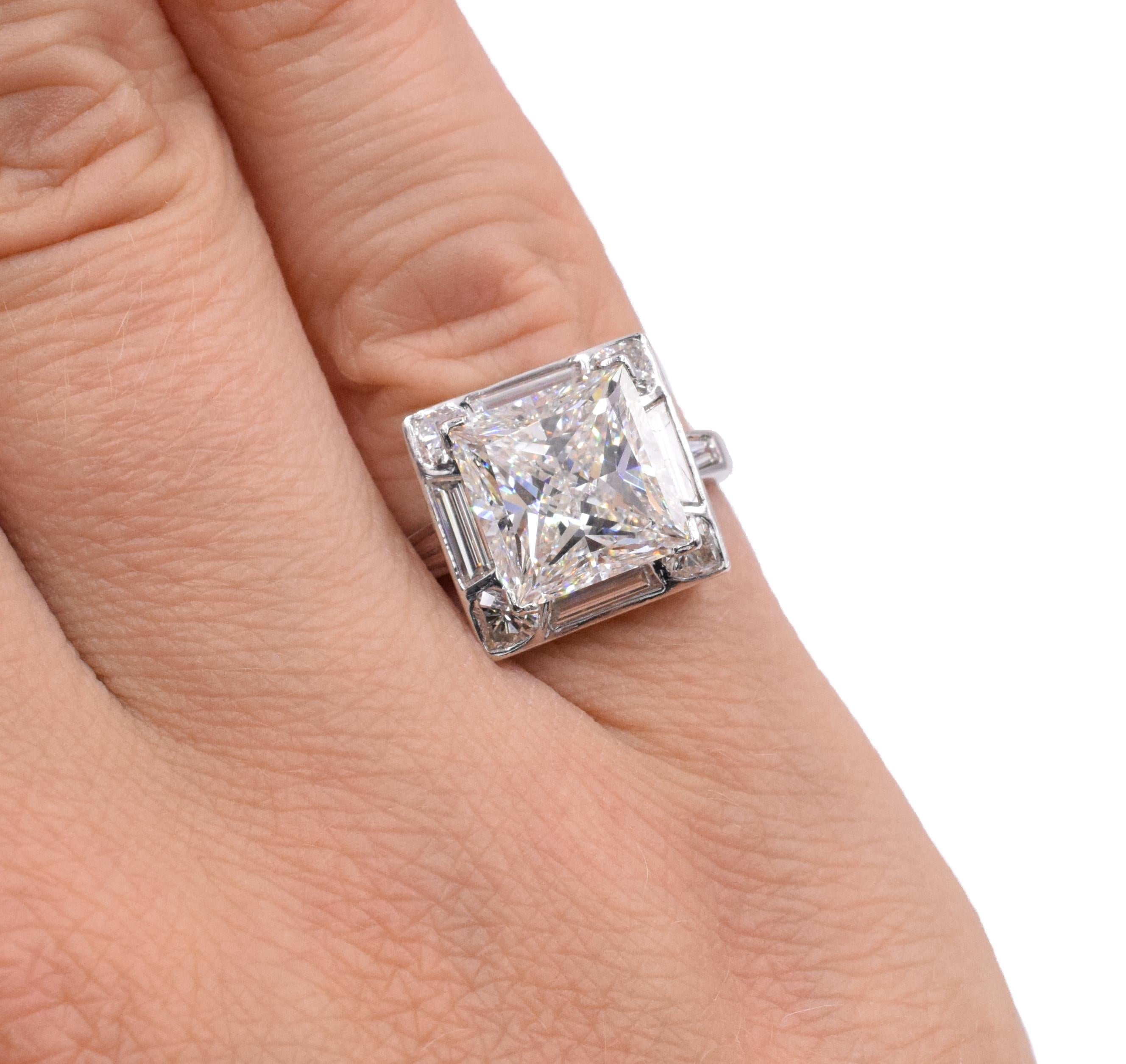 Diamond Engagement Ring set in Platinum For Sale 2