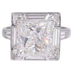 Diamond Engagement Ring set in Platinum