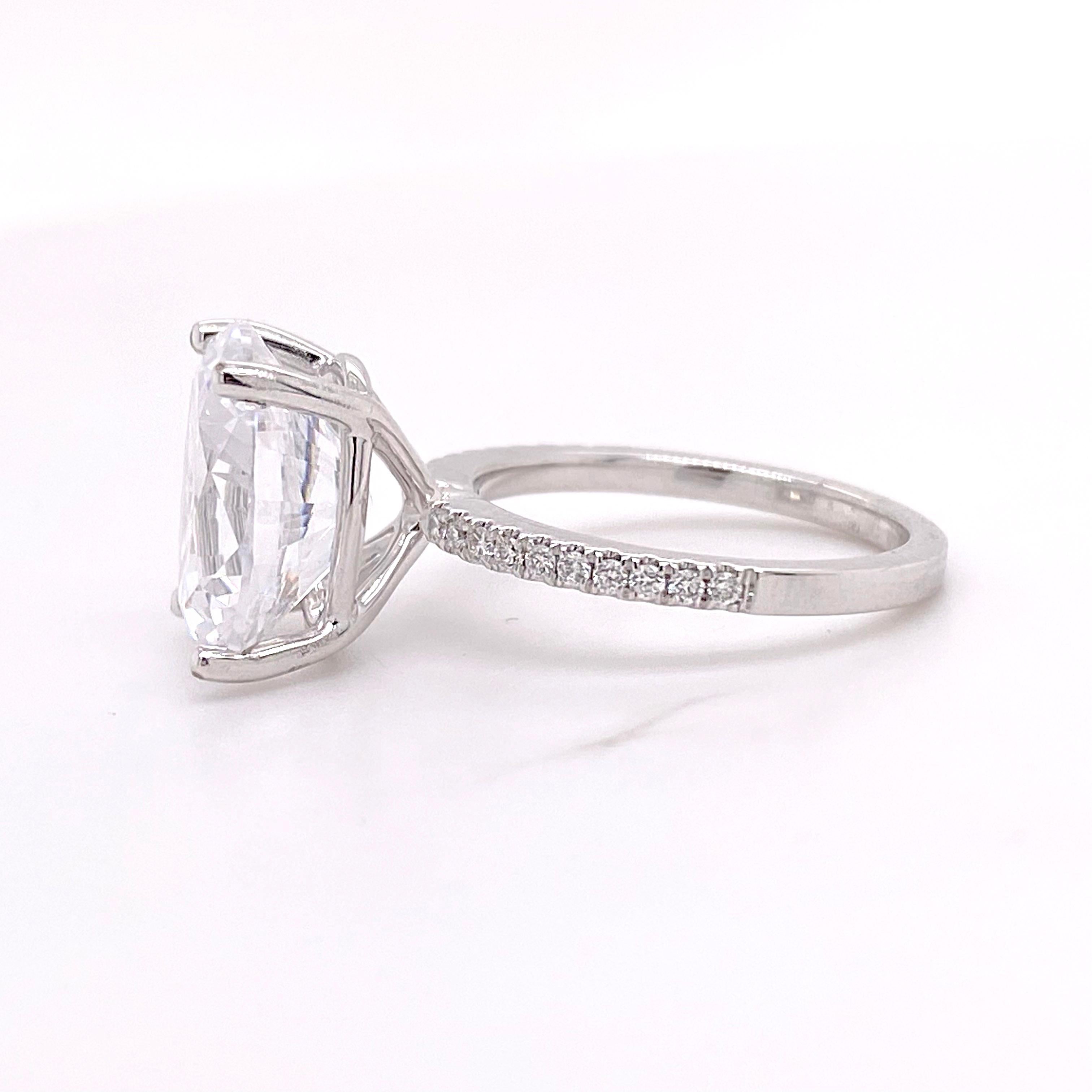Diamant-Verlobungsring, gerades Band, 14 Karat Gold Ovalschliff Diamant in jeder Größe (Zeitgenössisch) im Angebot