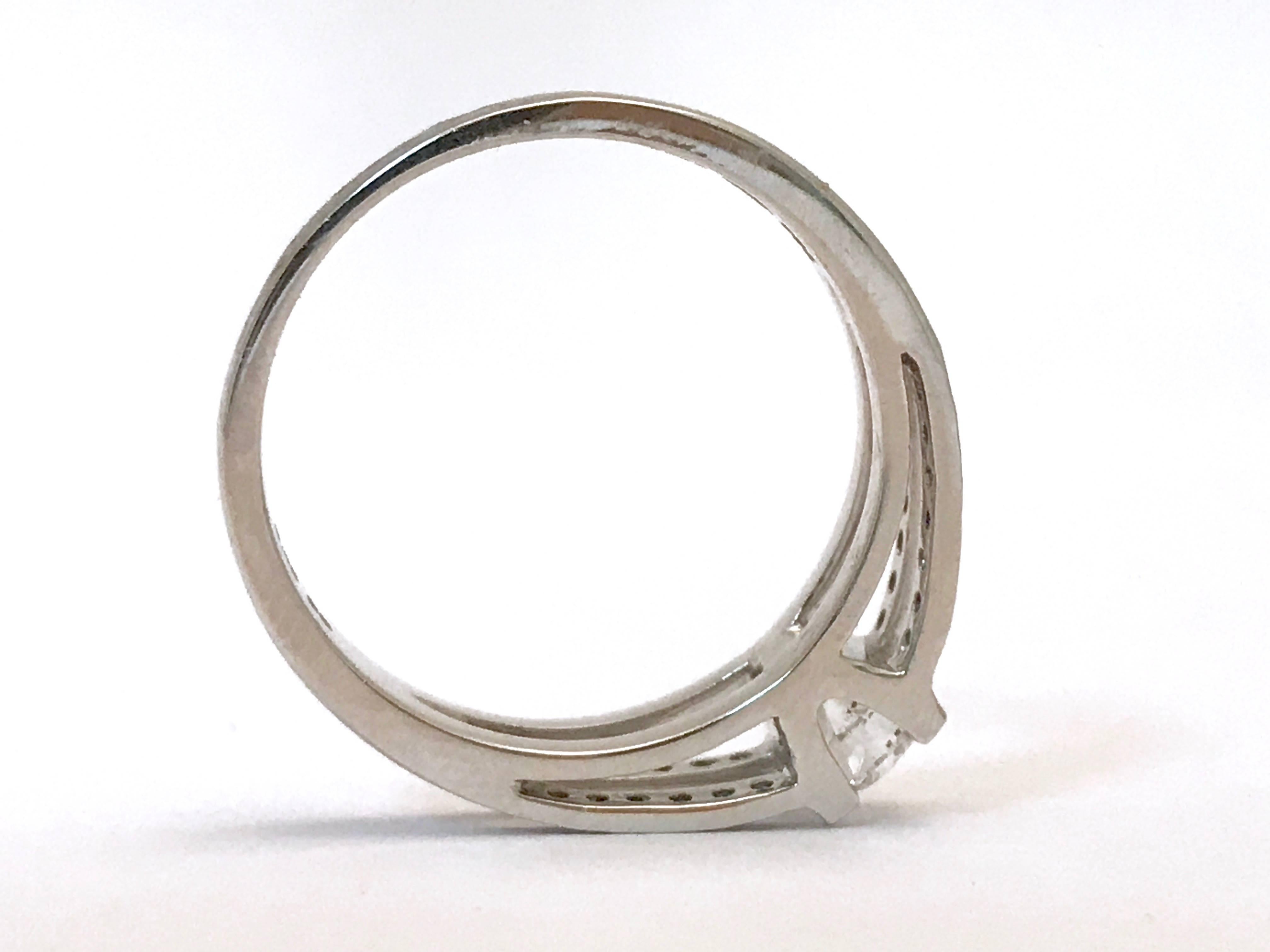 Donna Anello di fidanzamento con diamante in oro bianco da 18 carati in vendita