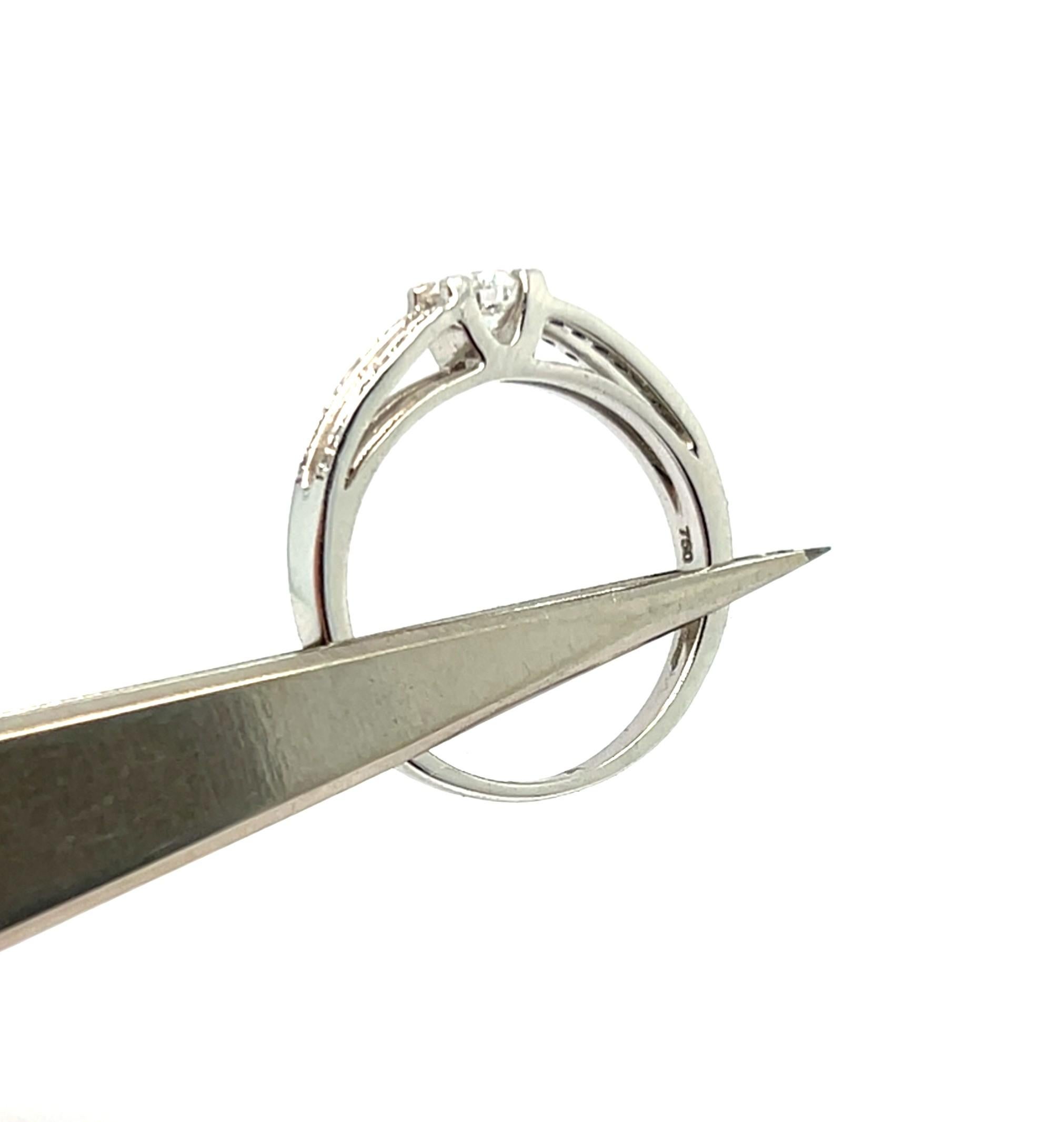 Anello di fidanzamento con diamante in oro bianco da 18 carati in vendita 2