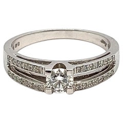 Diamond Engagement Ring White Gold 18 Carat