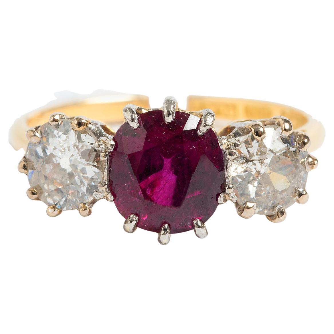 Diamond (est 1ct) & Ruby (est 2.23ct) Three Stone Ring, i/si3, 18K Yellow Gold. For Sale