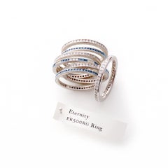 Fedina di diamanti per l'eternità / Oro bianco 14k / Diamanti blu