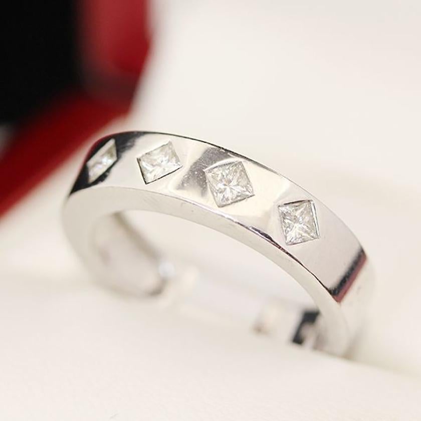 Diamond Eternity Band, Wedding Band, 5 Princess Cut Diamonds In Good Condition For Sale In BALMAIN, NSW