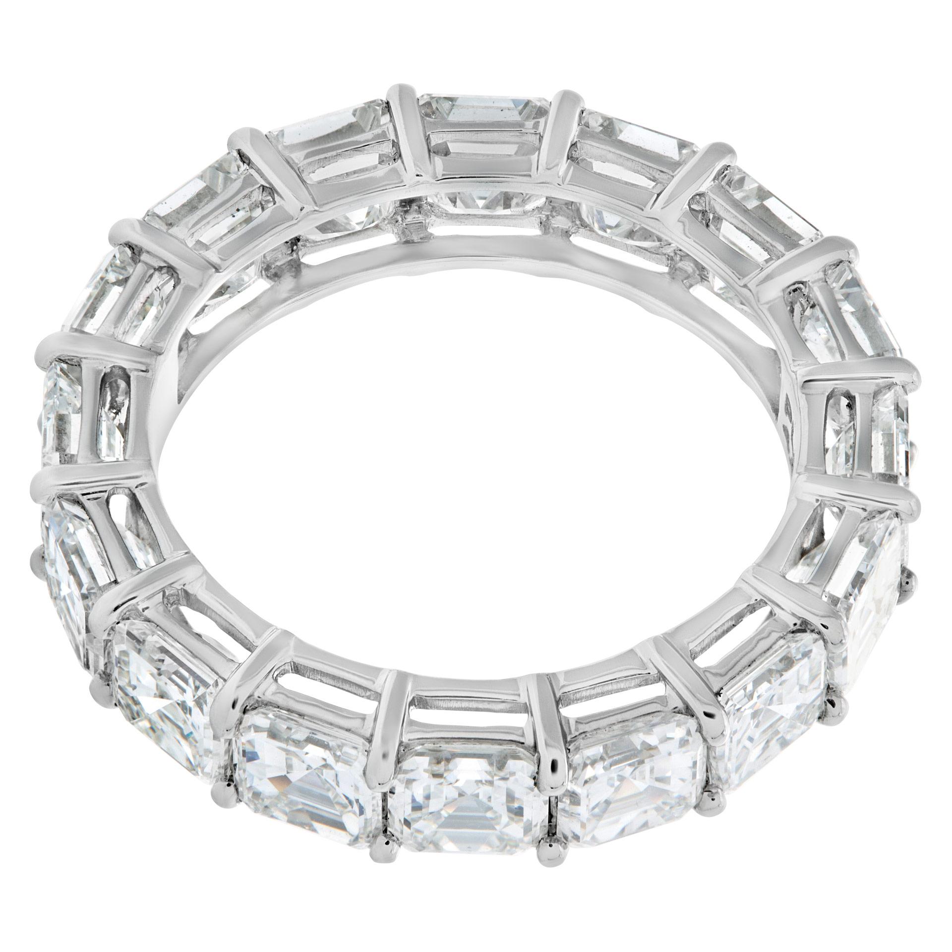 Diamant-Eternity-Ring aus Platin mit Diamanten im Asscher-Schliff, 4,62 Karat im Zustand „Hervorragend“ im Angebot in Surfside, FL