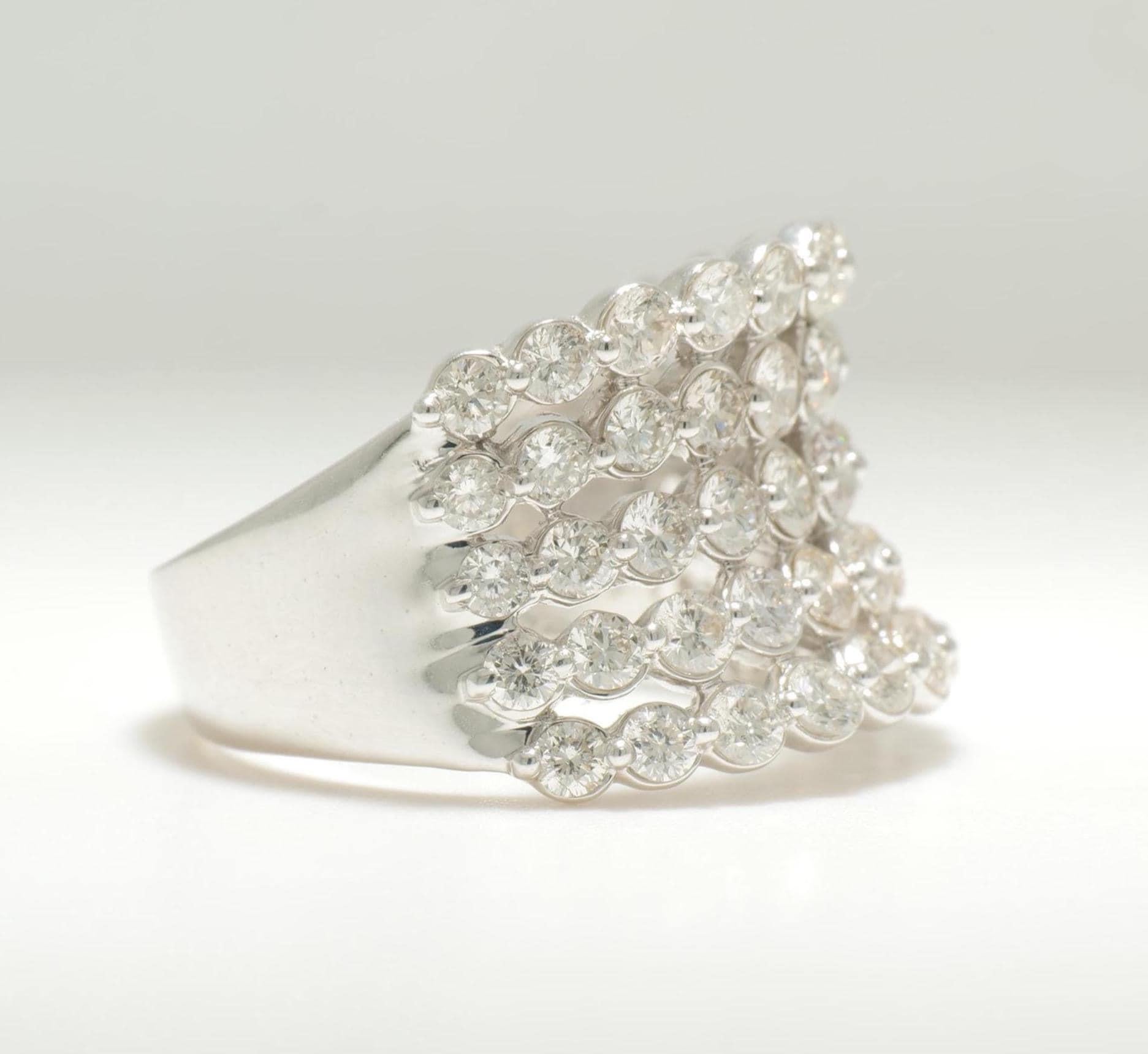 Anello a fascia larga con diamante eternità in oro massiccio 14K (certificato) In condizioni Nuovo in vendita a New Delhi, DL