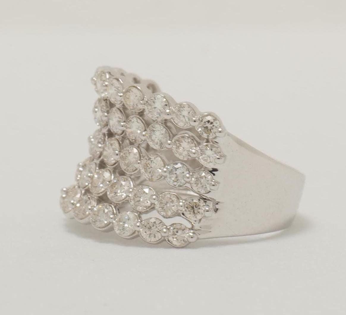 Donna Anello a fascia larga con diamante eternità in oro massiccio 14K (certificato) in vendita