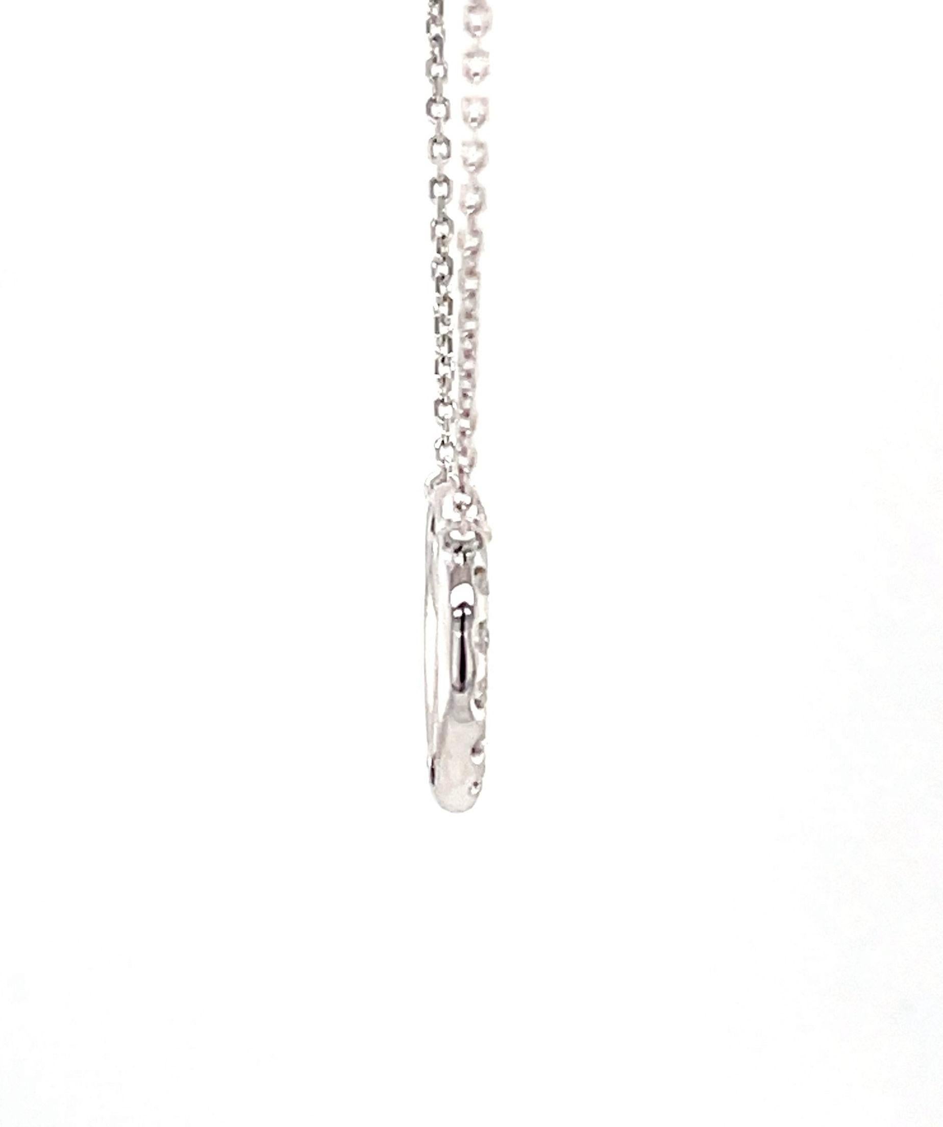 Collana con cerchio eternità di diamanti e oro bianco 18k, 0,26 carati totali in vendita 3