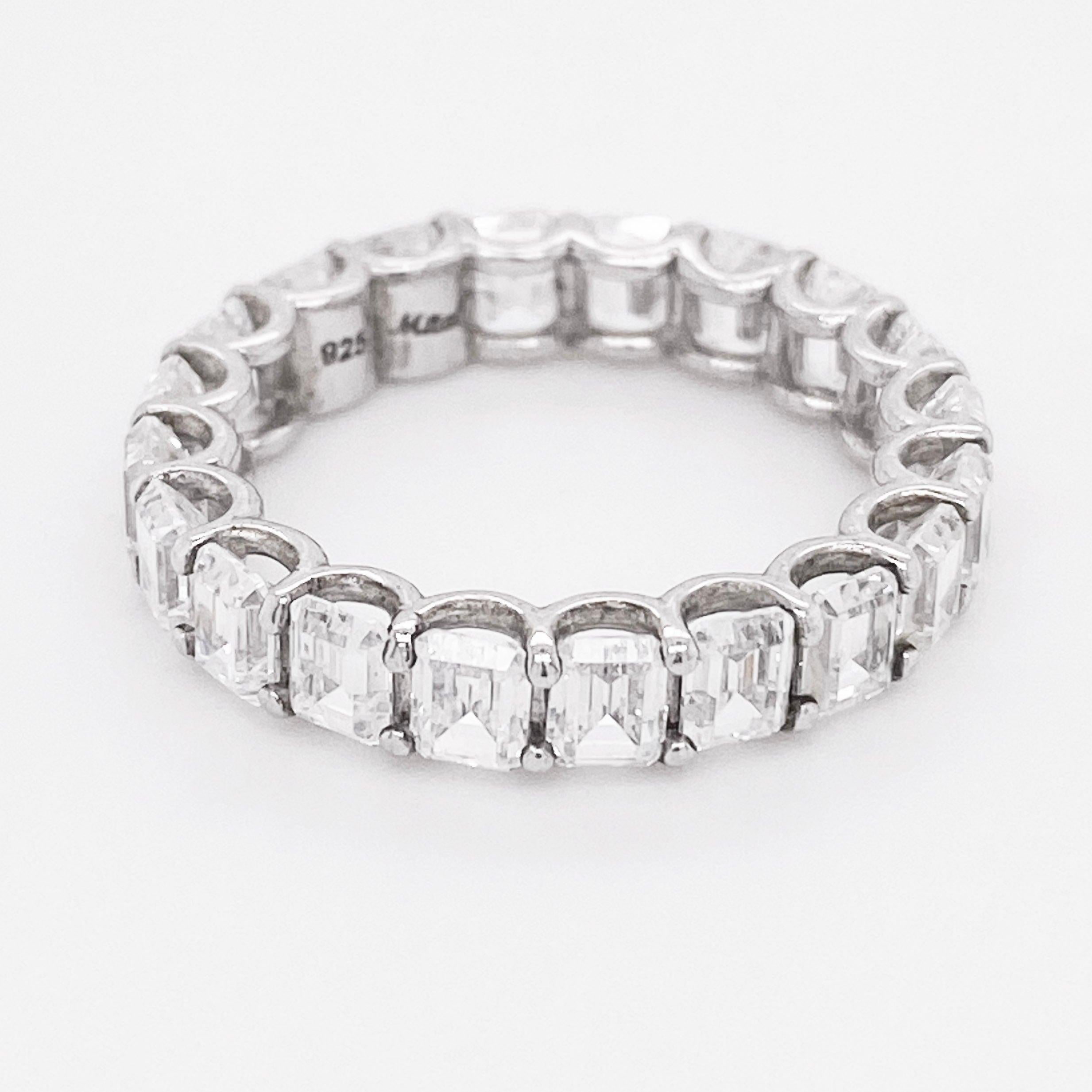 En vente :  Bague d'éternité en diamant taille émeraude, bague d'éternité en diamant, alliance infinie 3