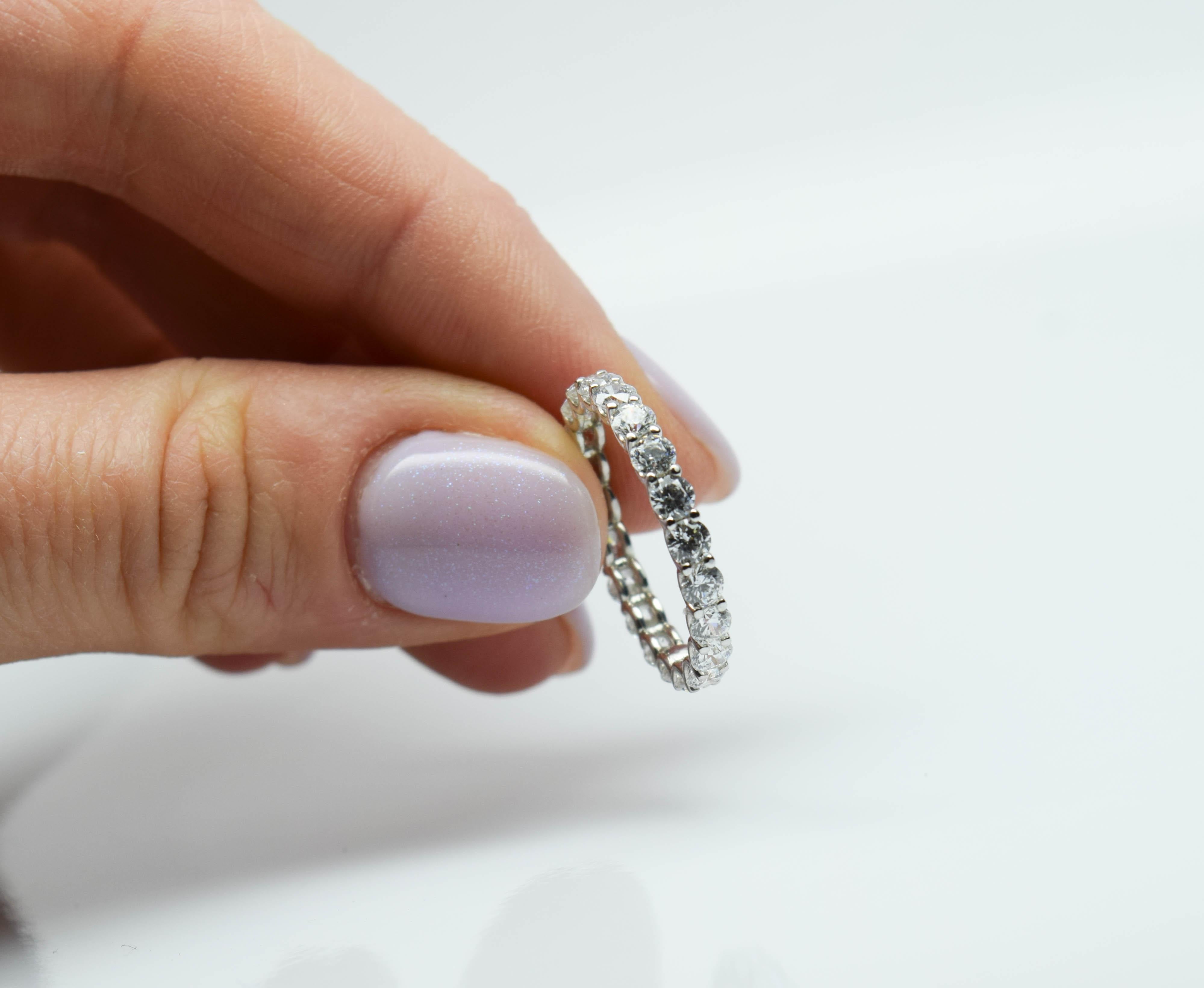 Diamant Ewigkeitsring 1,50 Karat Diamantring mit schwebenden Diamanten, Ring 18KT Gold (Rundschliff) im Angebot